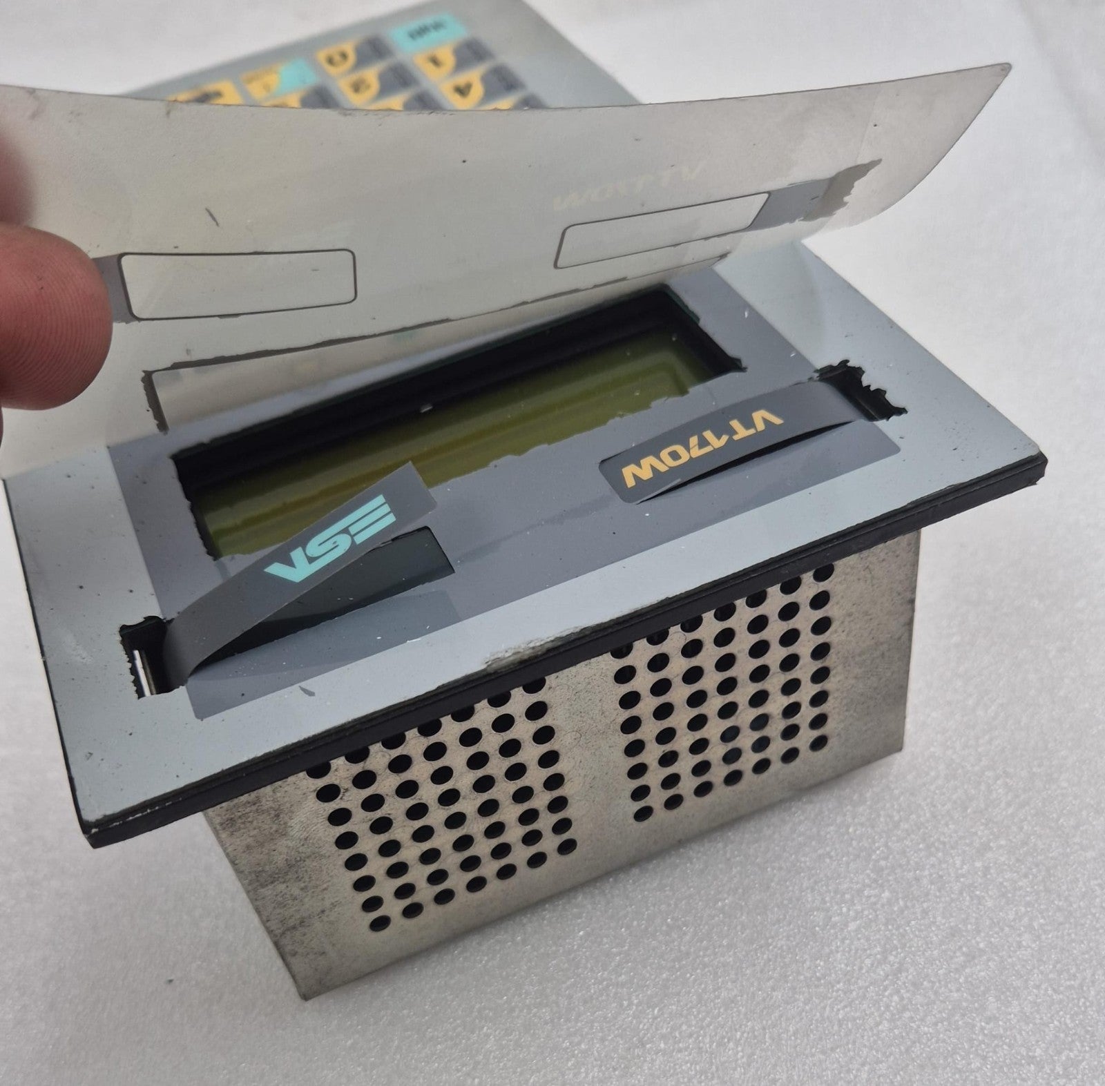 ESA VT170W OPERATOR INTERFACE PANEL VT170WA0000 24V **AS-IS**