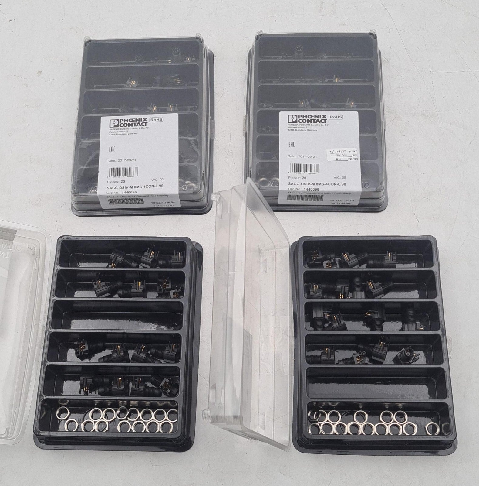 [LOT 71] NEW- PHOENIX CONTACT SACC-DSIV-M 8MS-4CON-L 90 Sensor Connector M8 Male