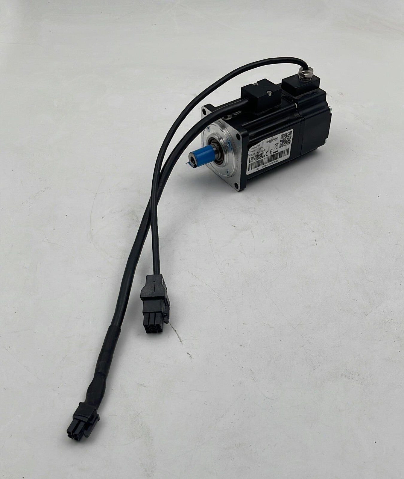 Schneider BCH2LD0233CA5C Servo Motor 230V