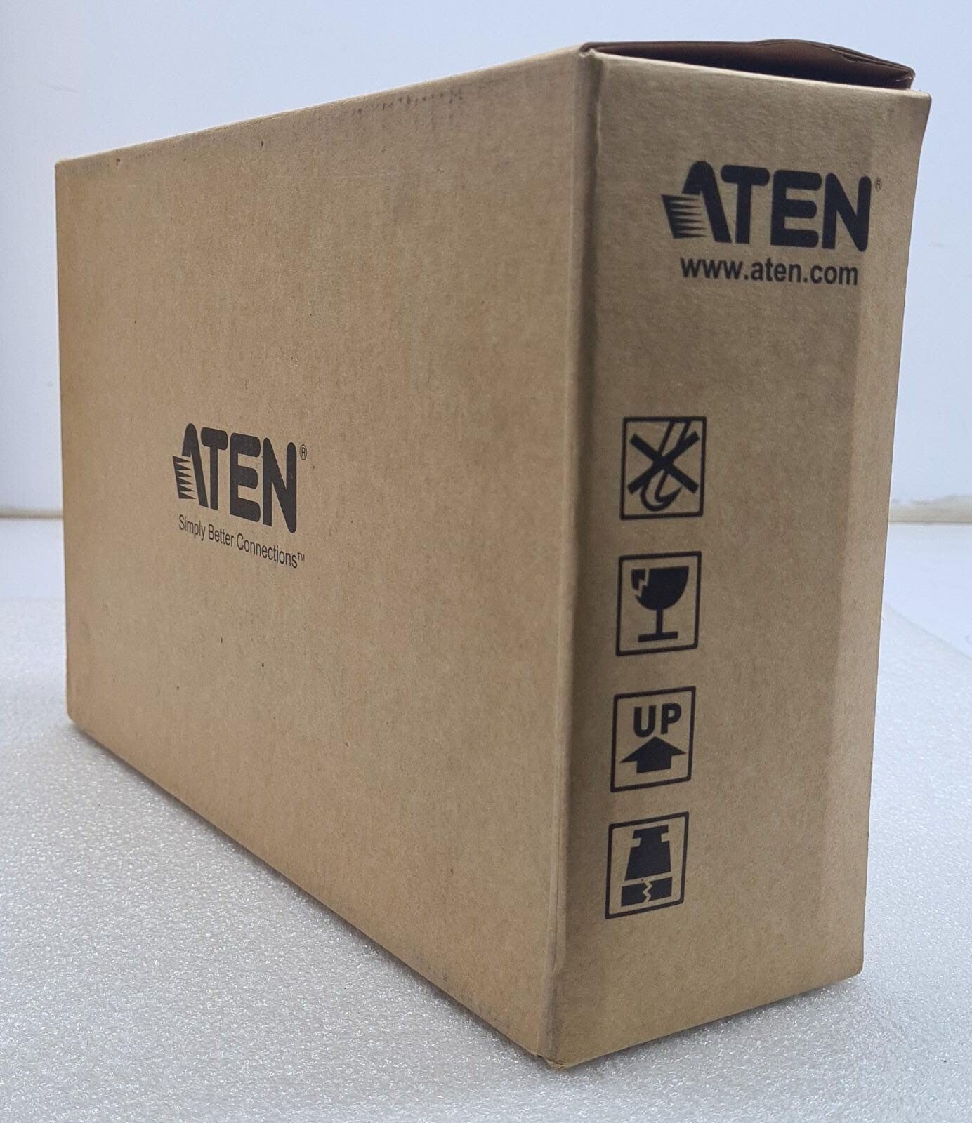 NEW - ATEN USB KVM Extender CE800B-C VGA/Audio Dual Console operation Kit