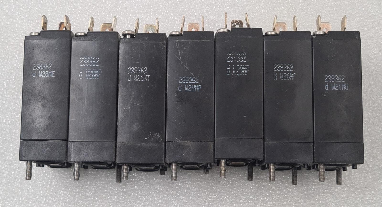 [LOT OF 7] Burkert 6628 00256899 T 2.0 FKM PS FLNSCH 24V Rocker Solenoid Valve