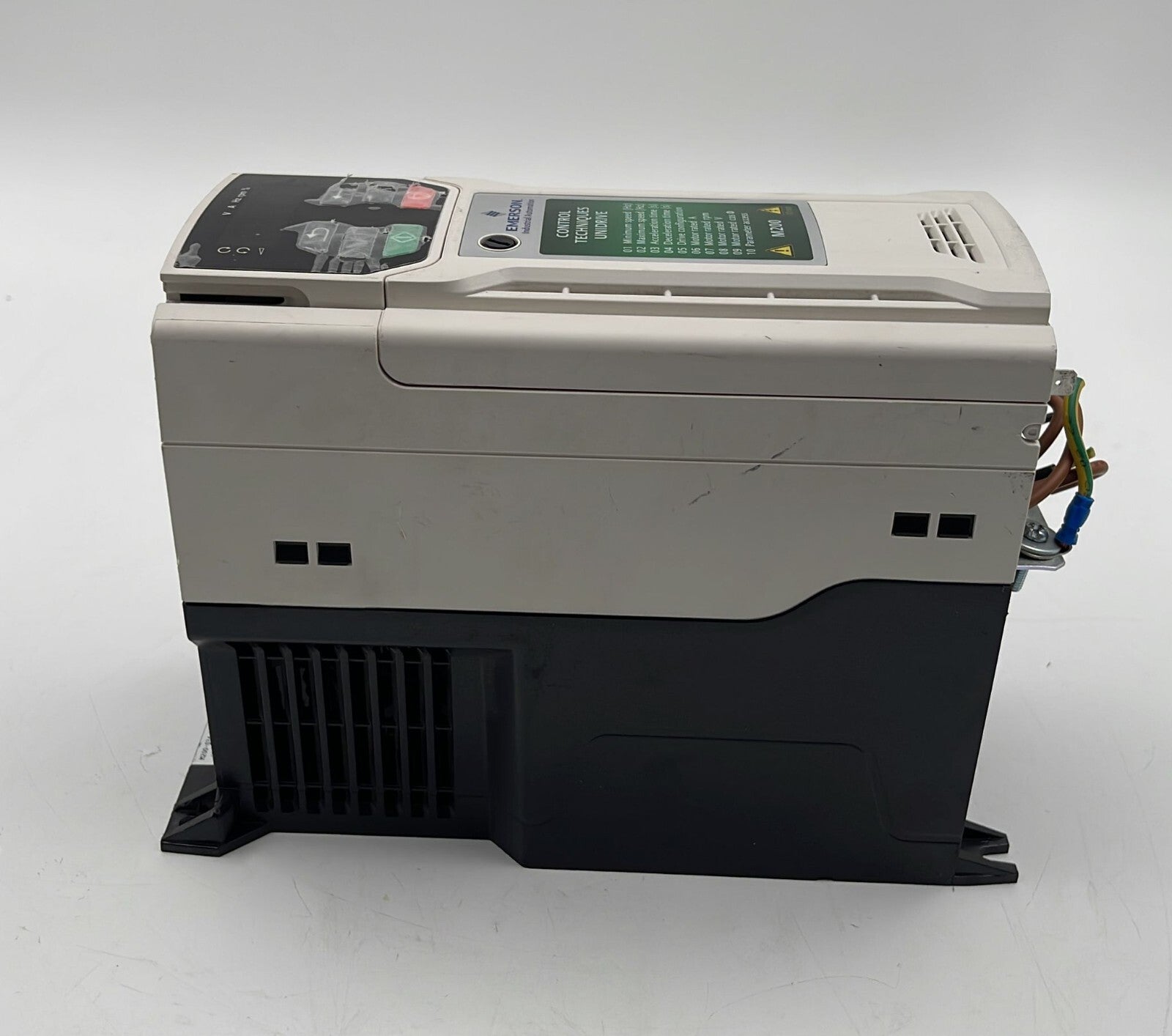Emerson Control Techniques Unidrive M200-034-00073 A Inverter Drive 3kw 480V