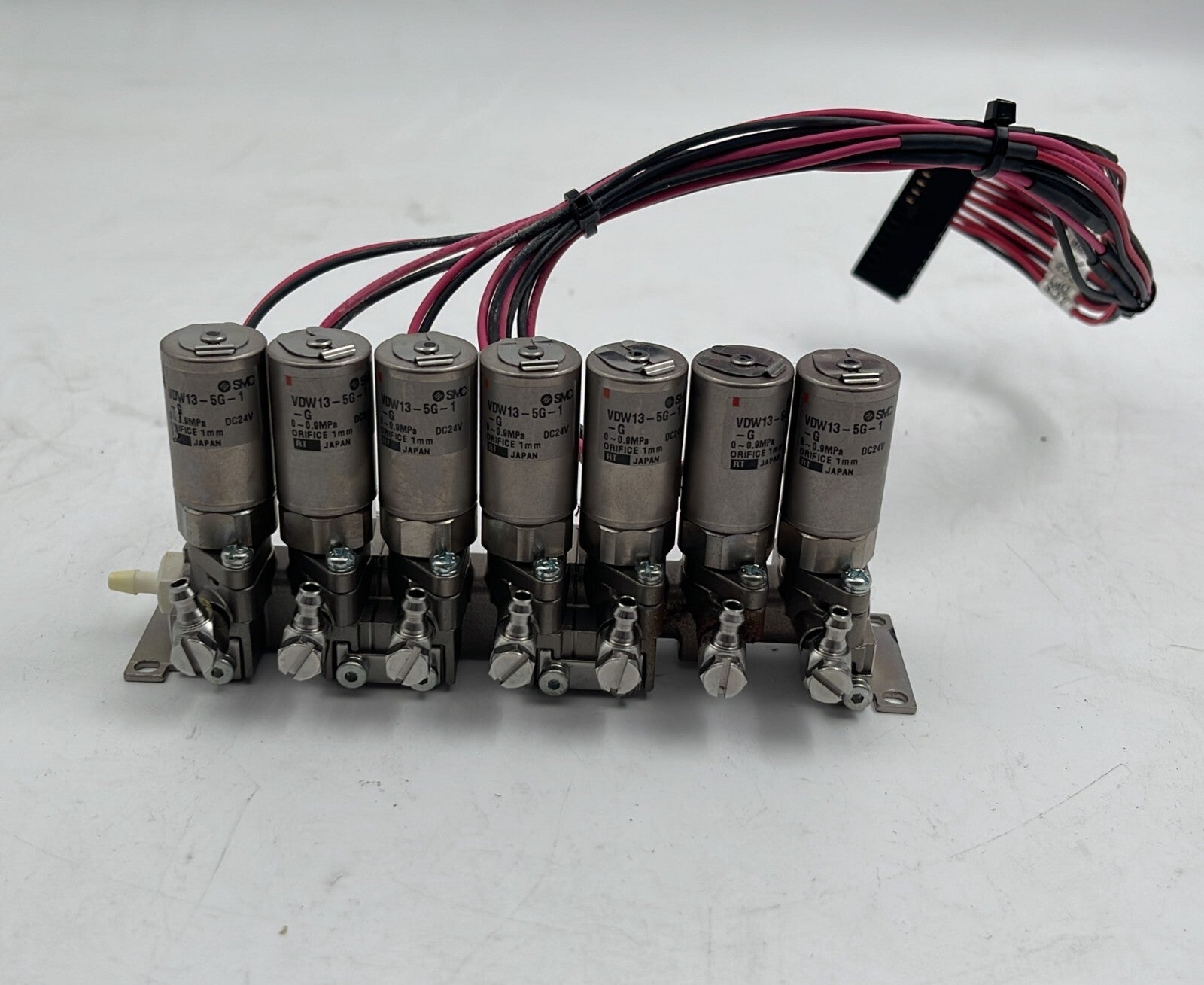 SMC VDW13-5G-1-G solenoid valve lot of seven with wiring harness for pneumatic automation systems