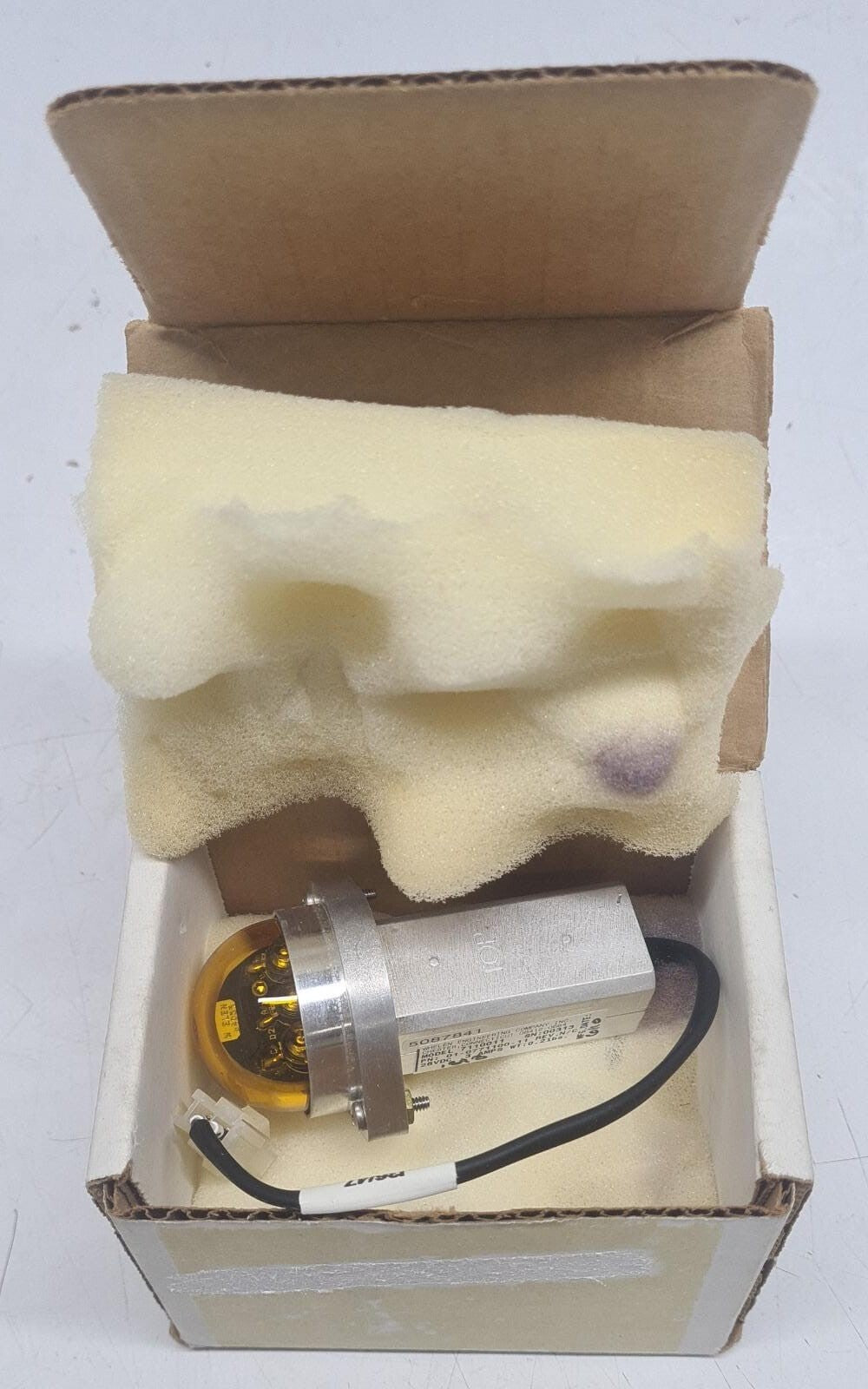 WHELEN Strobe Beacon 7110011 01-0771100-11 28VDC CESSNA TAIL LIGHT ASSY