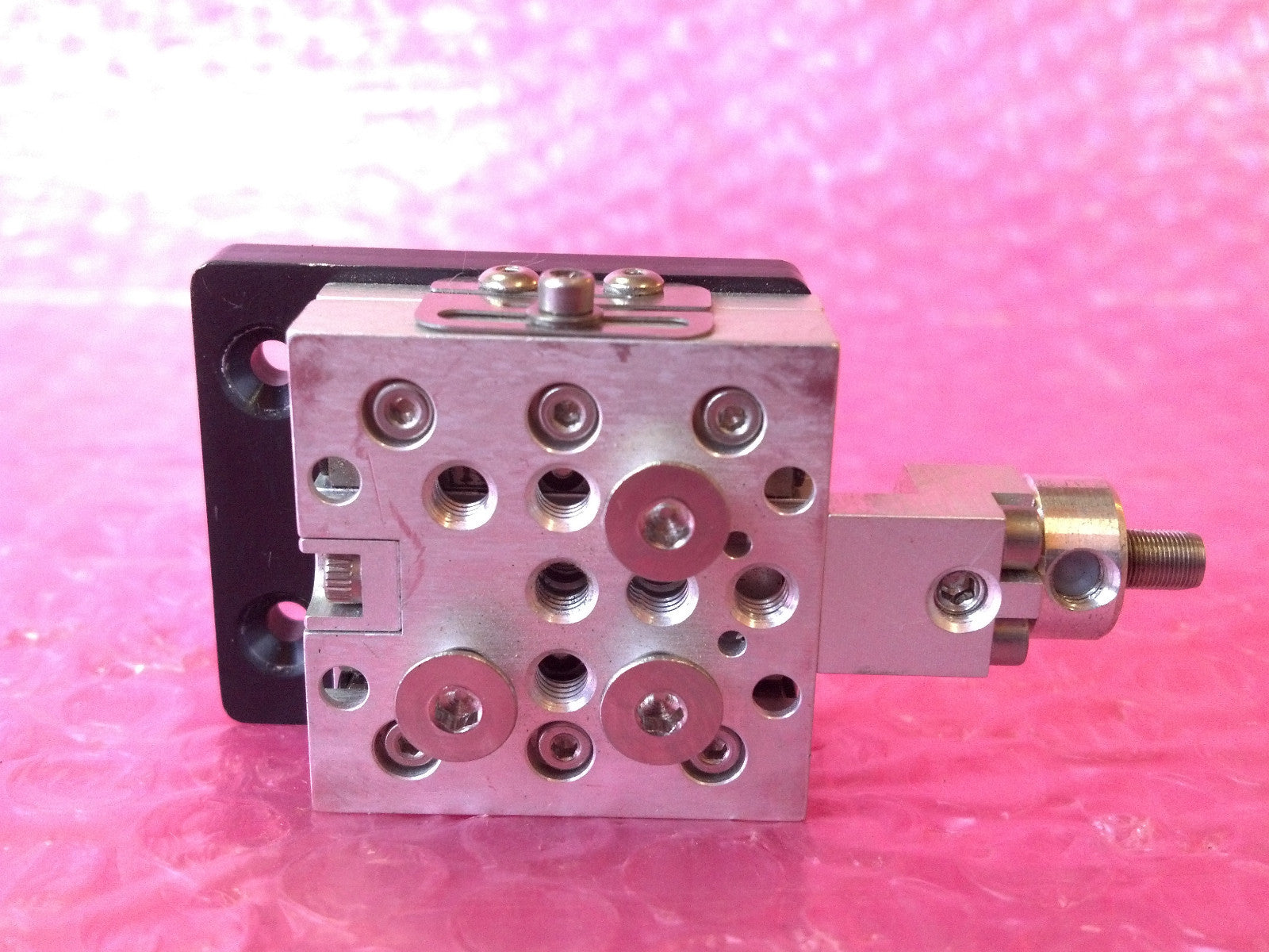 Travel Translation Stage With Mounting Holes