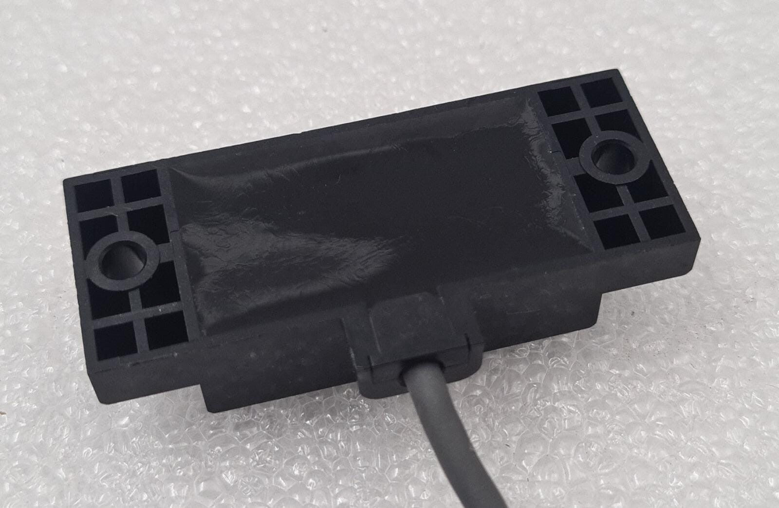 [LOT 6] OMRON E2K-F10MC2 Capacitive Proximity Sensor Switch 10-30VDC