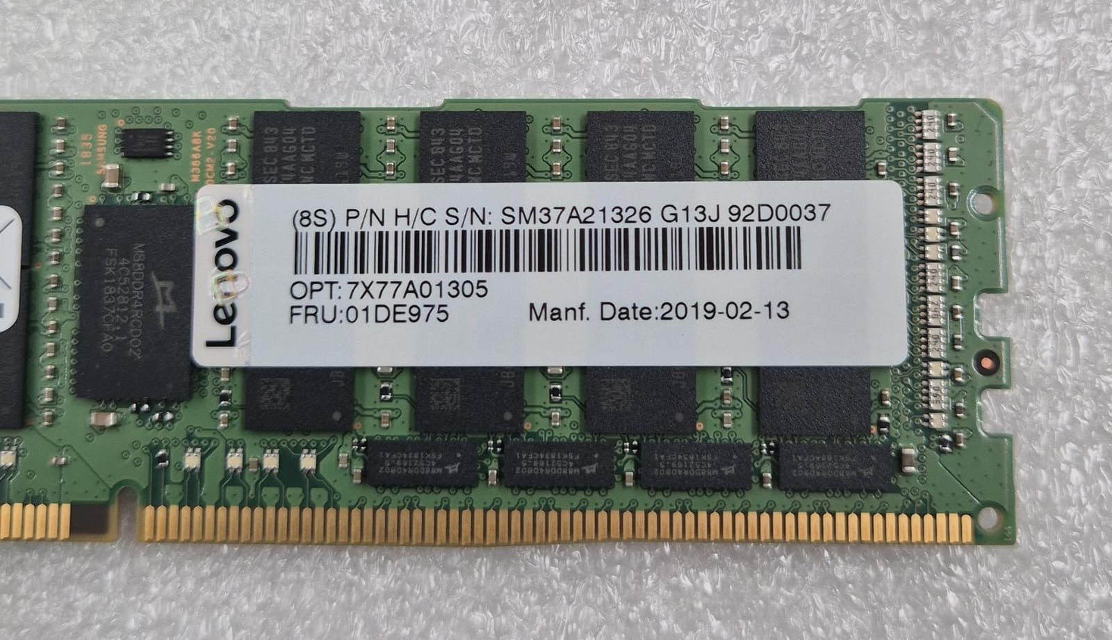 SAMSUNG 64GB 4DRx4 PC4-2666V M386A8K40CM2-CTD6Y Server Memory RAM LENOVO 01DE975