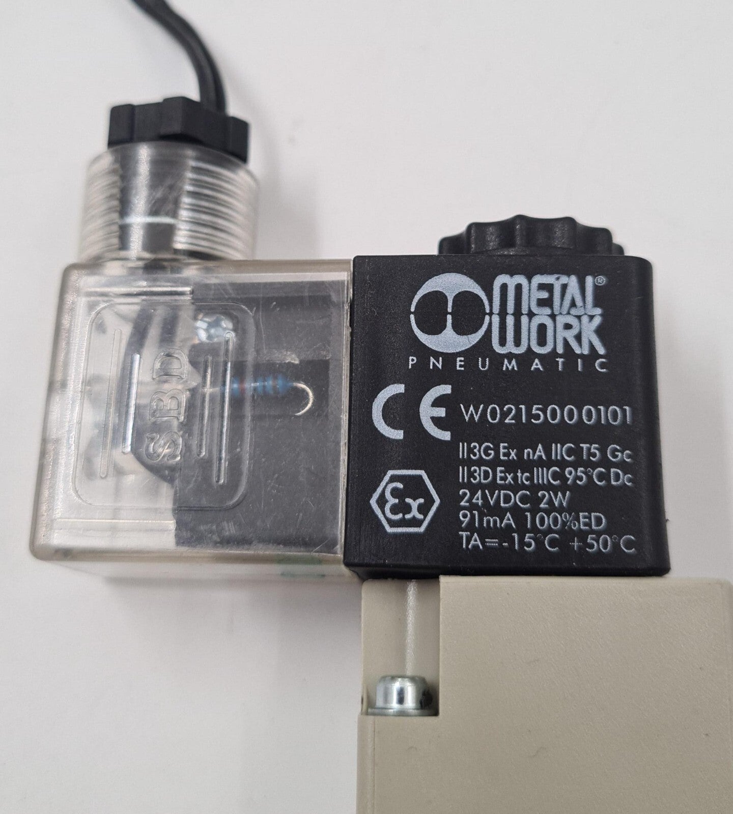 METAL WORK Pneumatic 7010020200 Solenoid Valve & Coil W32 & W0215000101