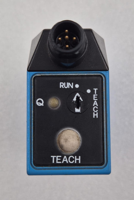 SICK KT5W-2P1116 contrast sensor control panel with teach button