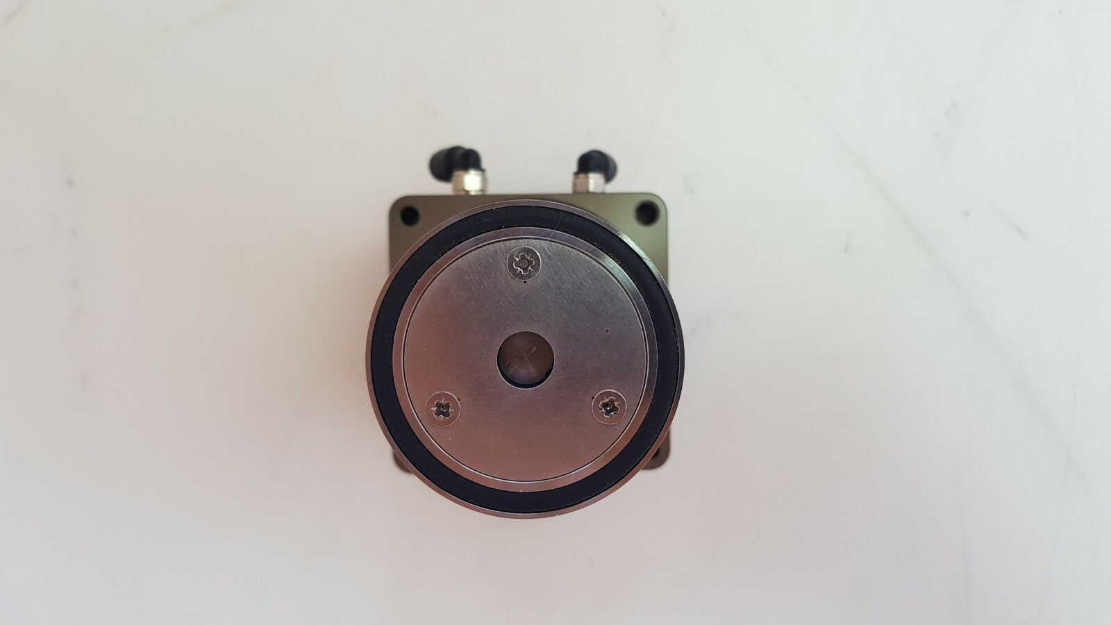 Vat Valve 345586 0004 With Pneumatic Nc Actuator And 9 Way D Sub Plug Connector