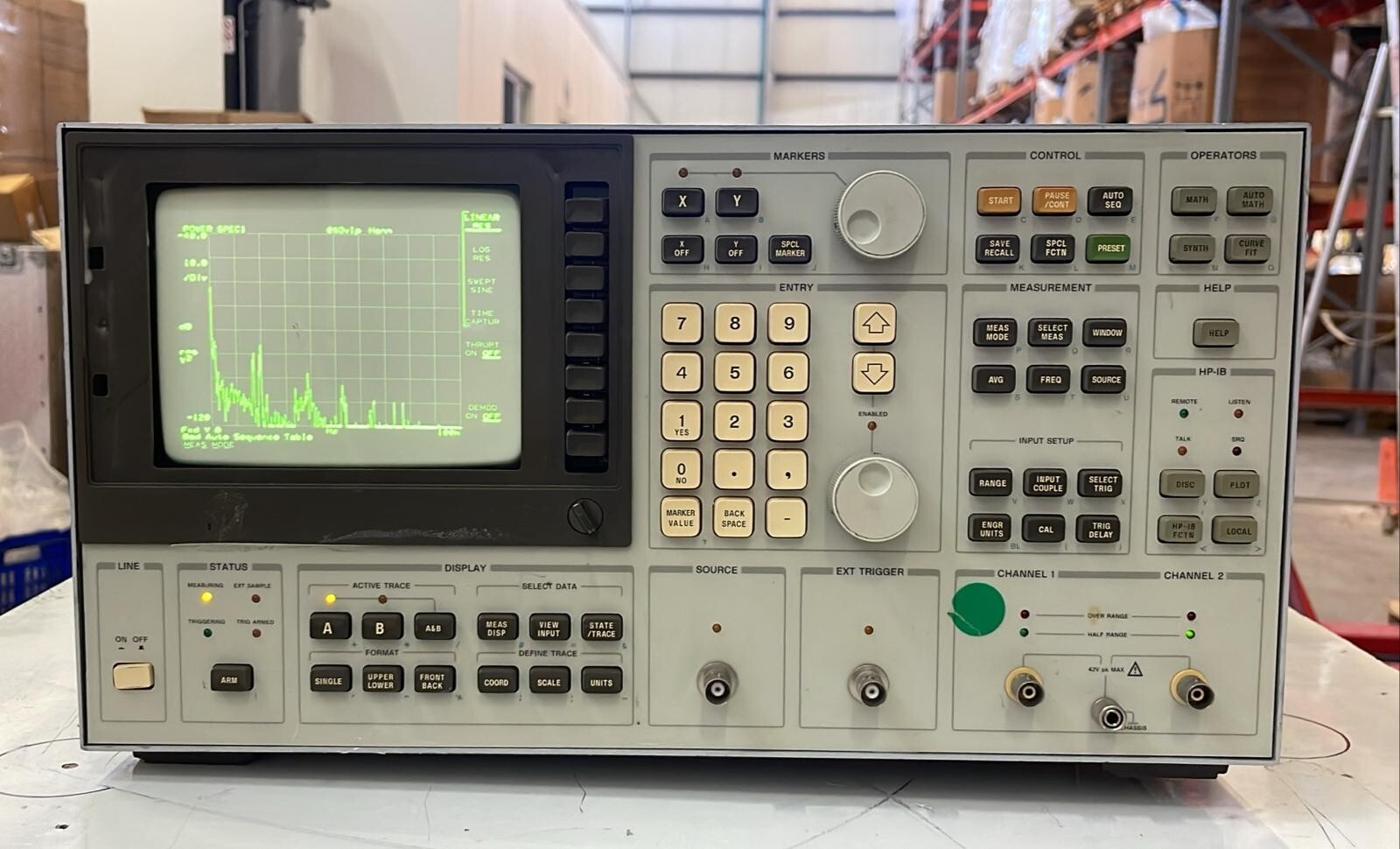 HP 3562A dynamic signal analyzer laboratory test instrument