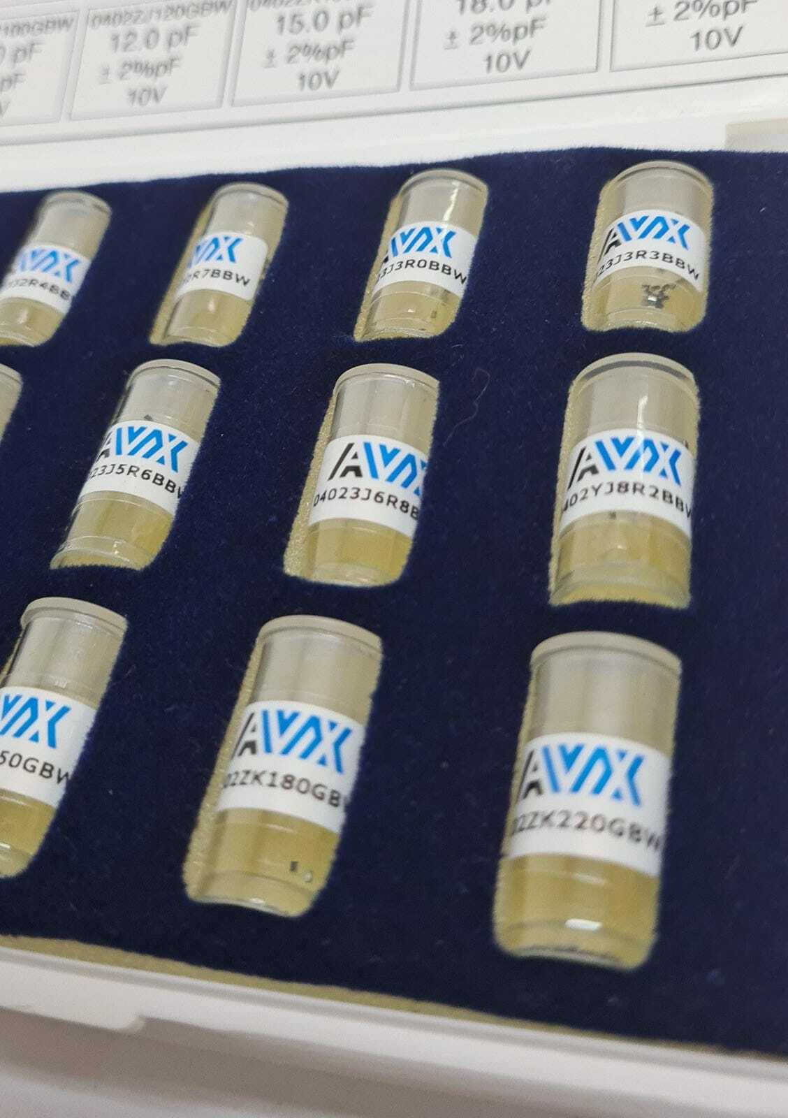 AVX Thin Film RF Microwave Designer Kit ACCU-P0402KIT01 Type1300 2.2pF-22.0pF #2