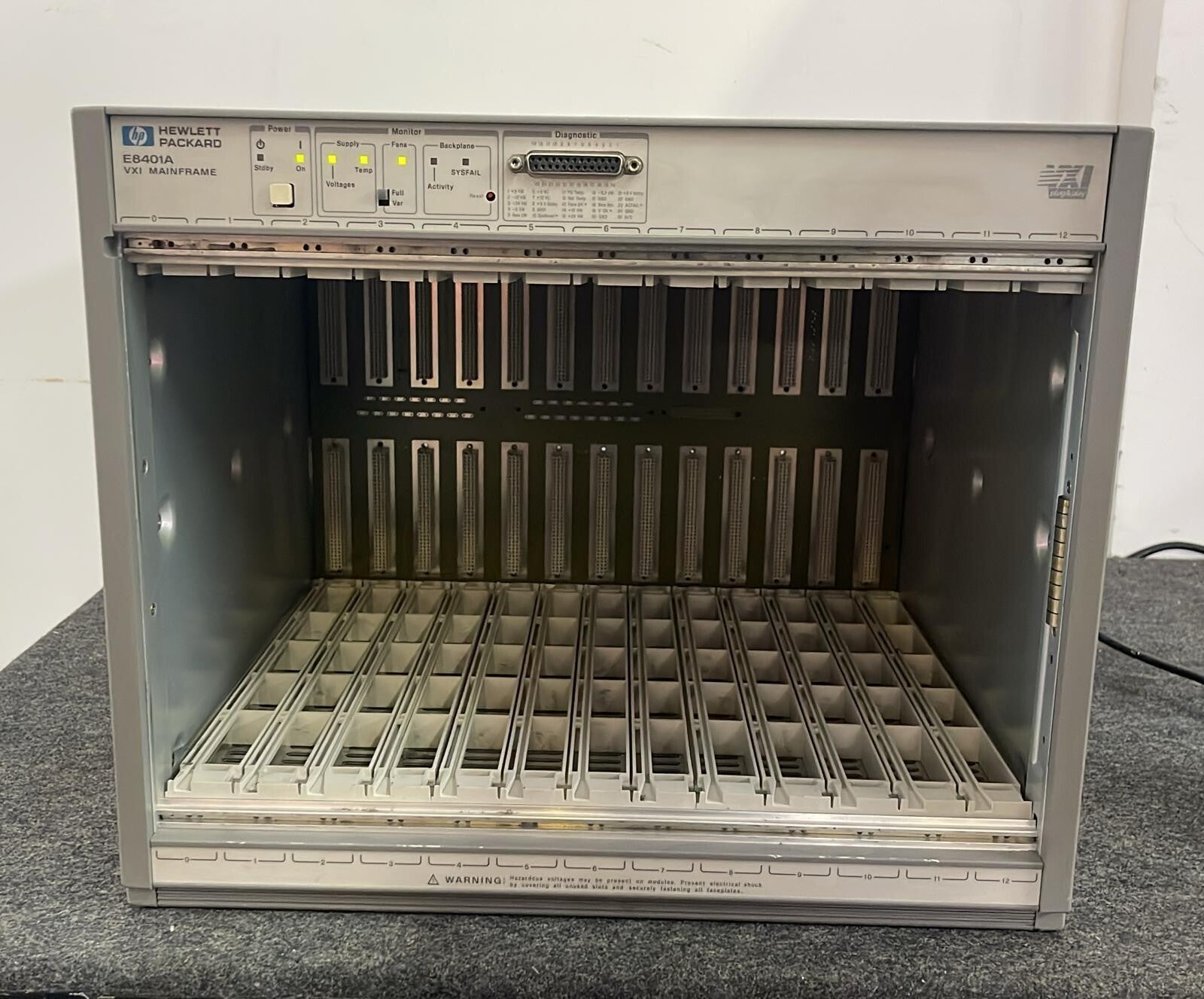 HP Agilent 75000 Series-C VXI Mainframe E8401A
