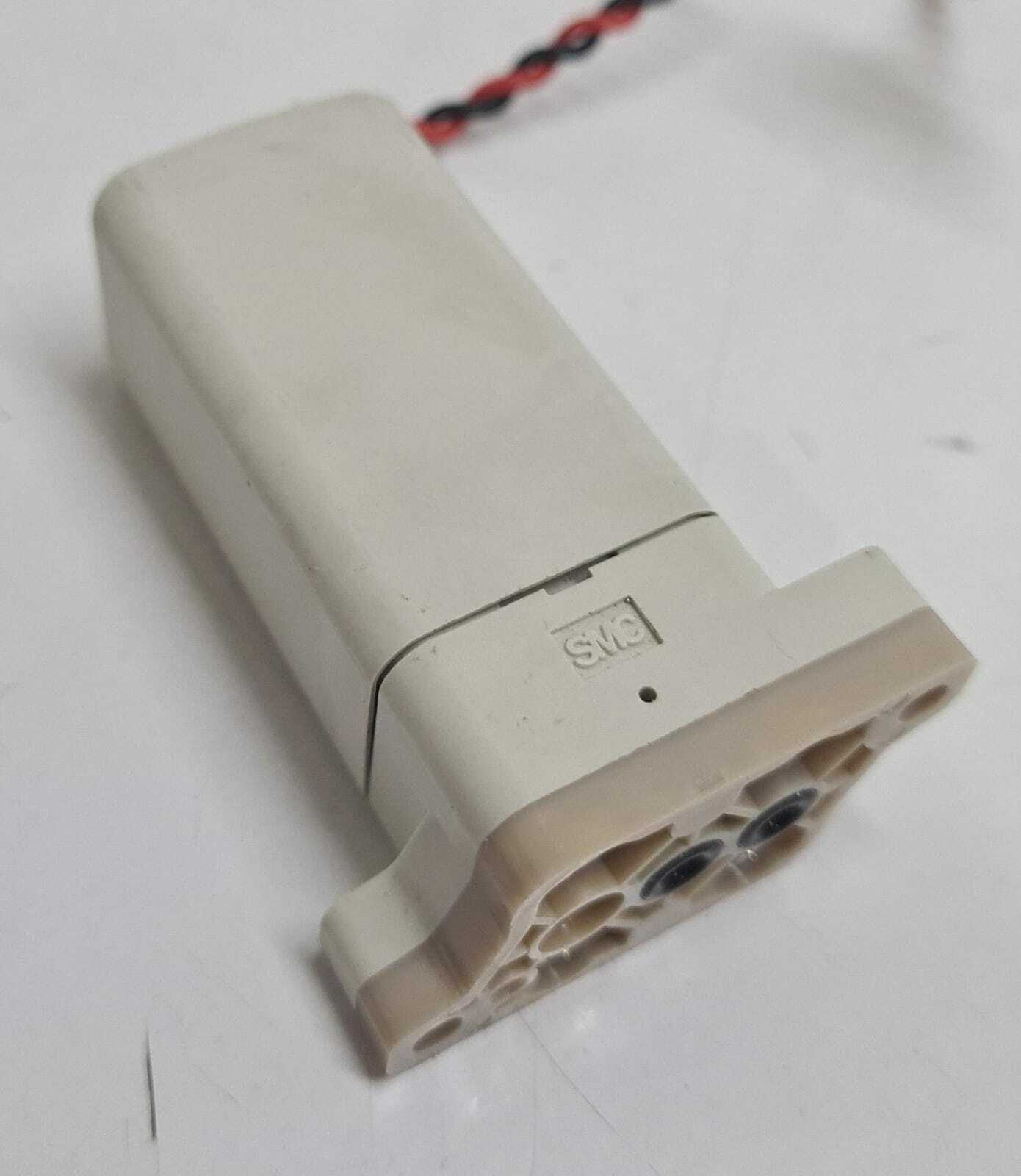 SMC LVM20R3-5C-Q Valve Chemical Base Mounted