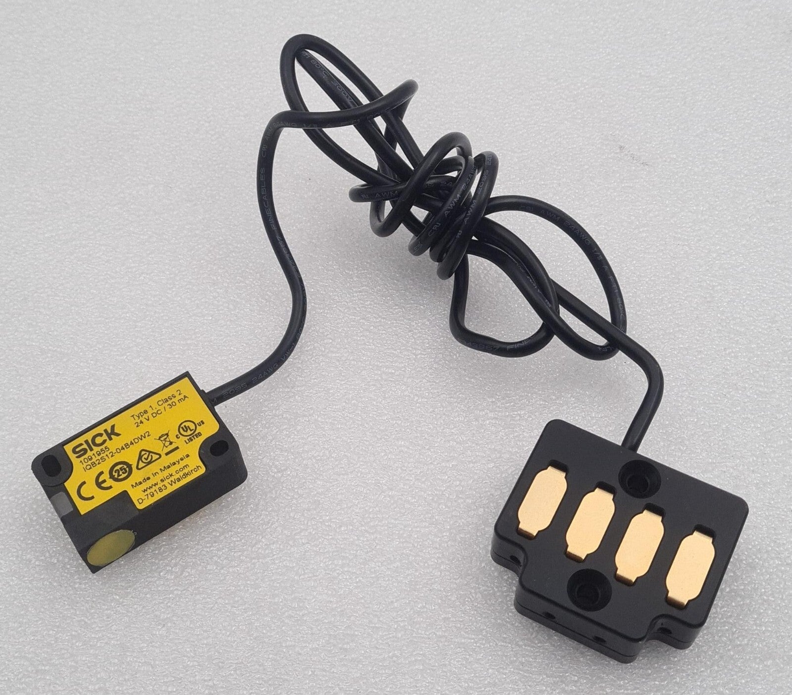 SICK 1091955 IQB2S12-04B4DW2 Inductive non-contact Safety Switch Sensor W/ Base