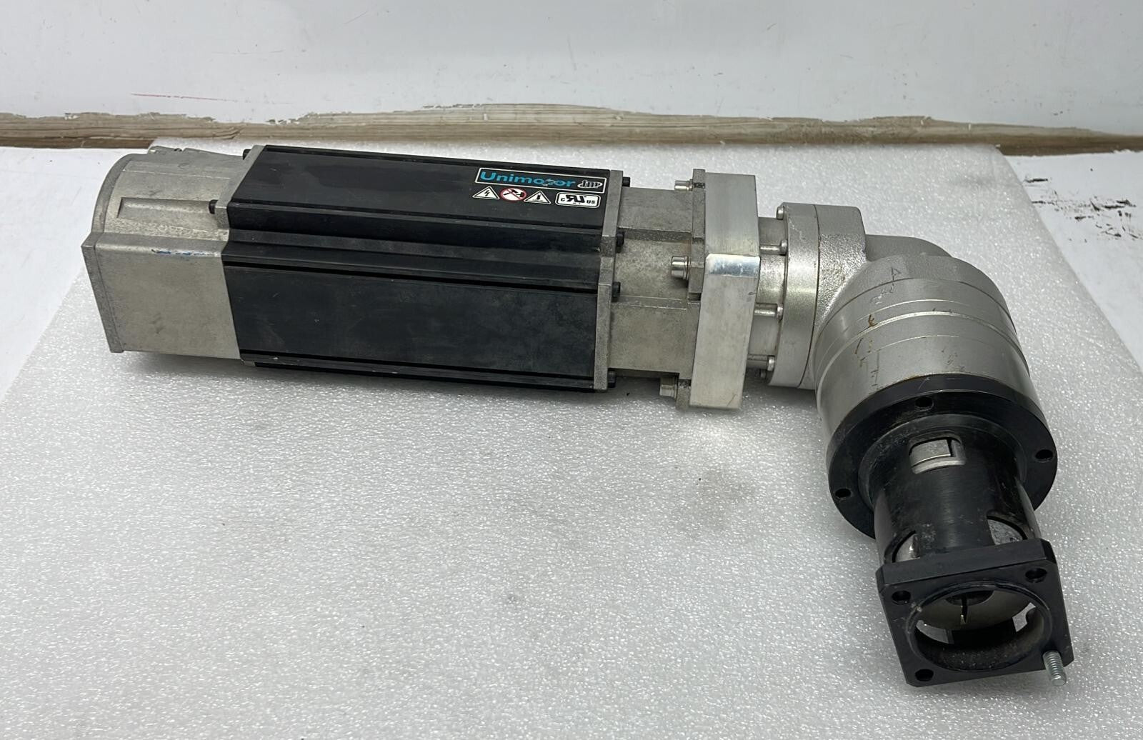 Nidec Servo Motor 095E3C600BBCAA100190-SNPP W/ EVL-090B-10-S6-19EB19