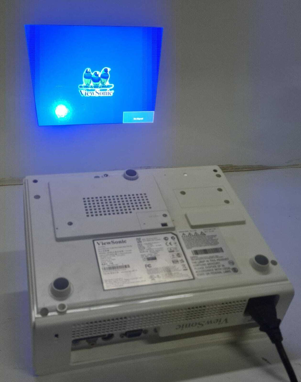 ViewSonic PJD5234L DLP Projector VS14930 Portable 3000 Lumens HDMI 3D Ready #1