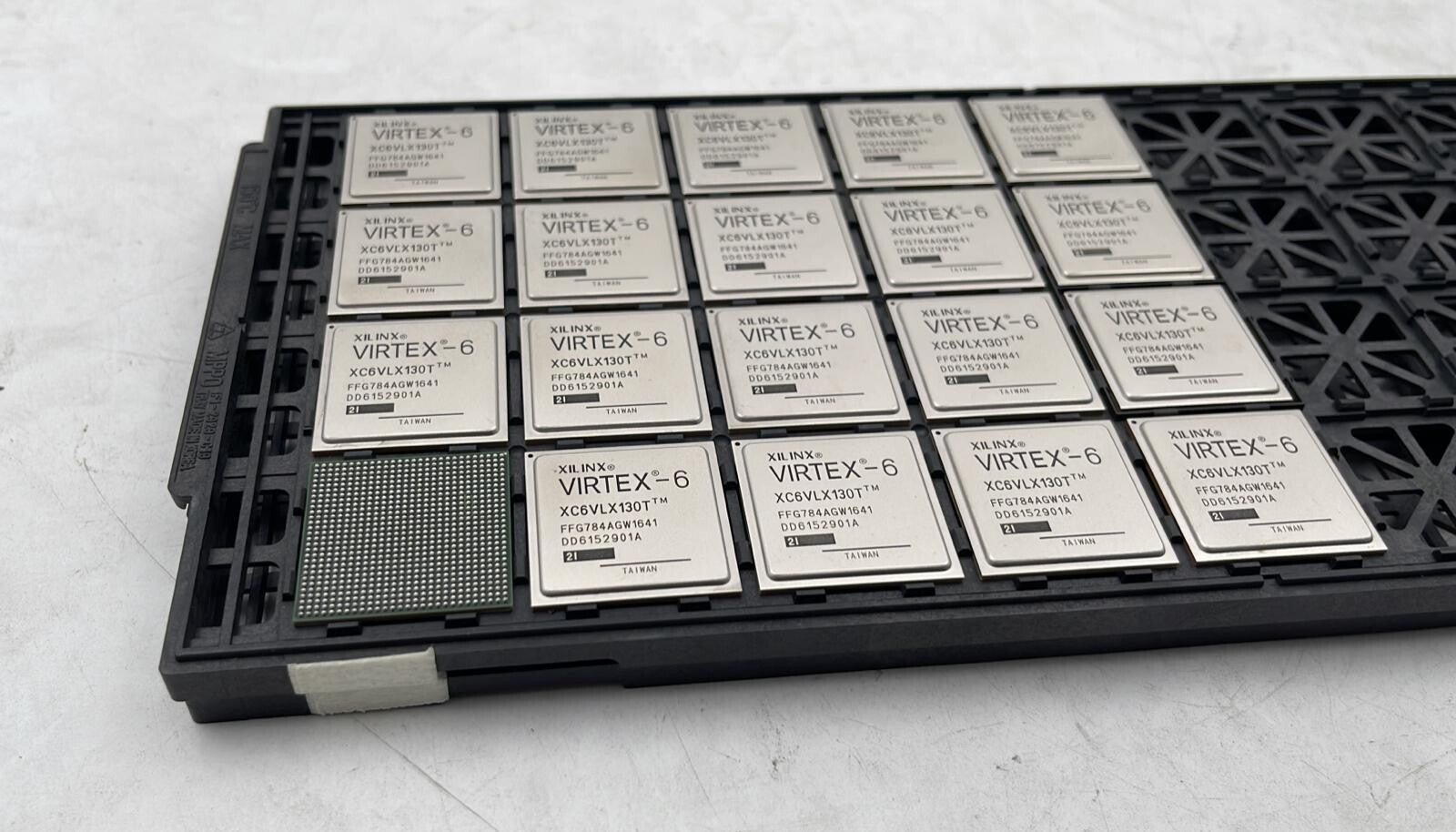 NEW - XILINX VIRTEX-6 XC6VLX130T FFG784AGW1641 DD6152901A