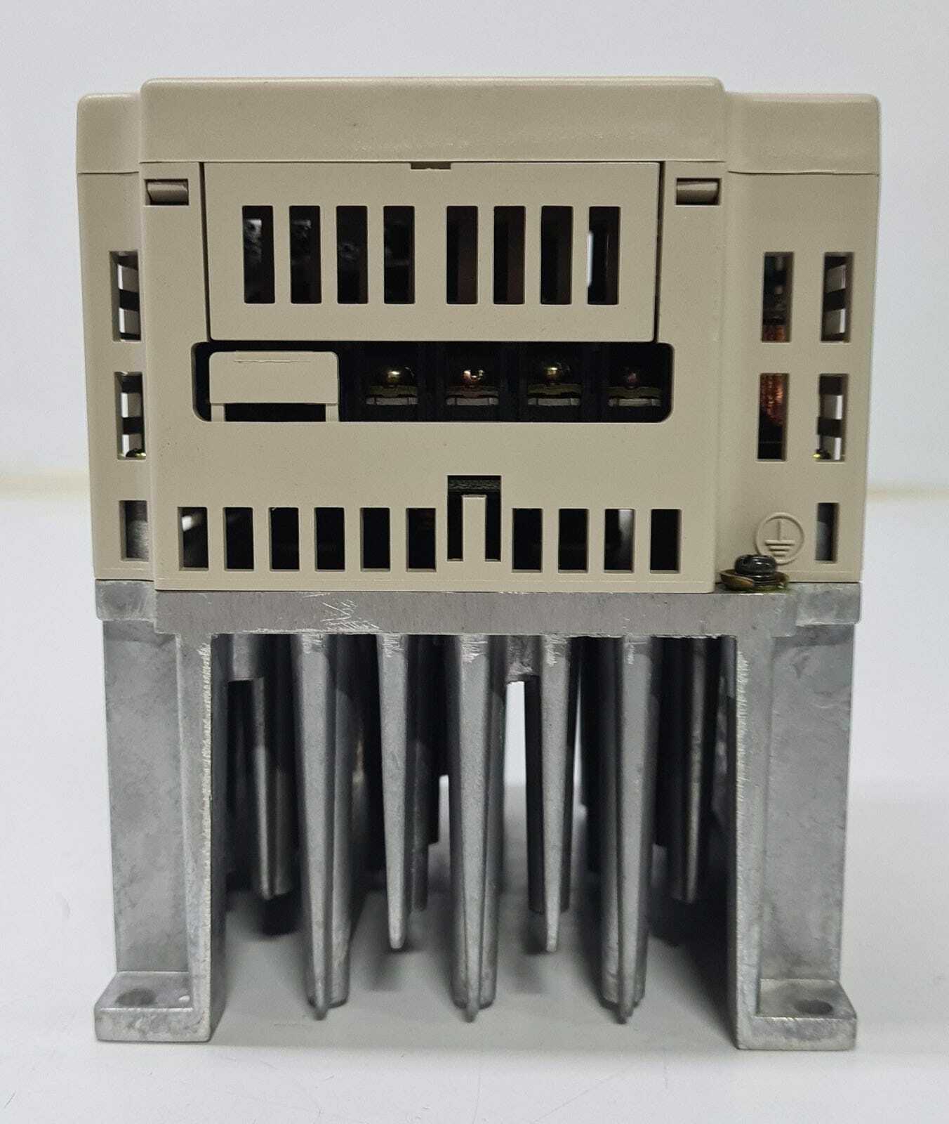 YASKAWA VS mini J7 CIMR-J7AAB0P7 Inverter Drive 200V Single Phase 0.75kW