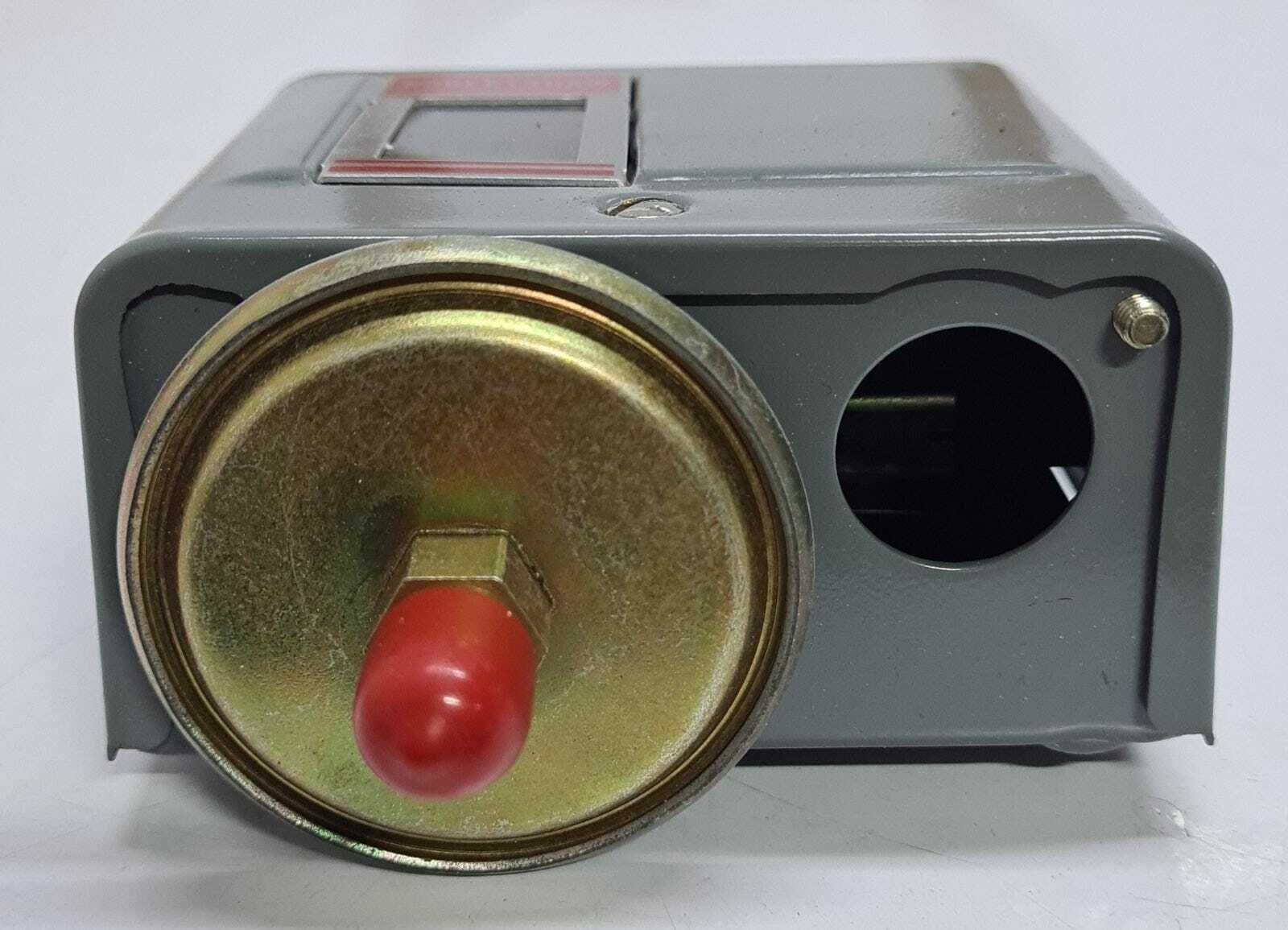 NEW- ROBERTSHAW 84588-A1 P67AA-5 Open Low Pressure Control 3/30 PSIG