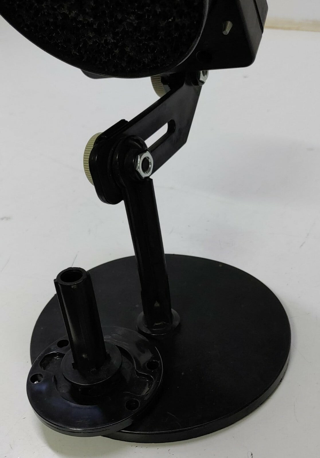 EDSYN FXF11 Static-Safe FUMINATOR Bench Top Fume Extractor