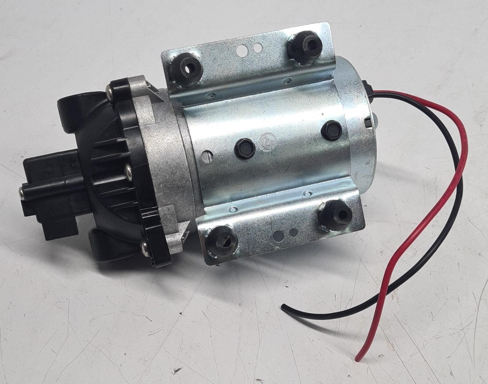 SHURflo 8000-991-236 Diaphragm Pump 3 Chamber 0.55GPM 24VDC 1A 60PSI