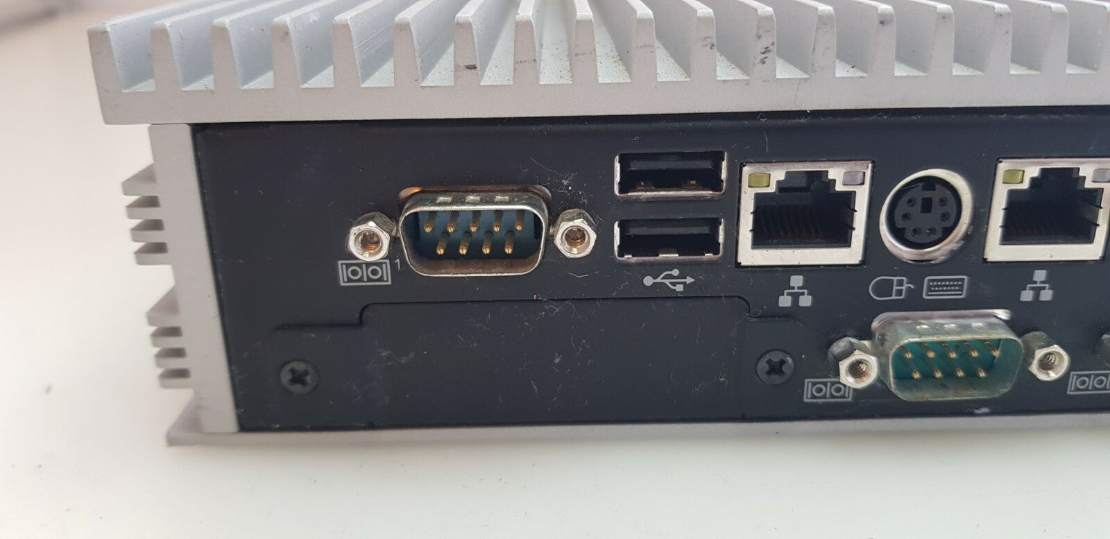 Axiomtek Ebox620 831 FL1 Fanless Compact Type Embedded Computer Intel Atom N270