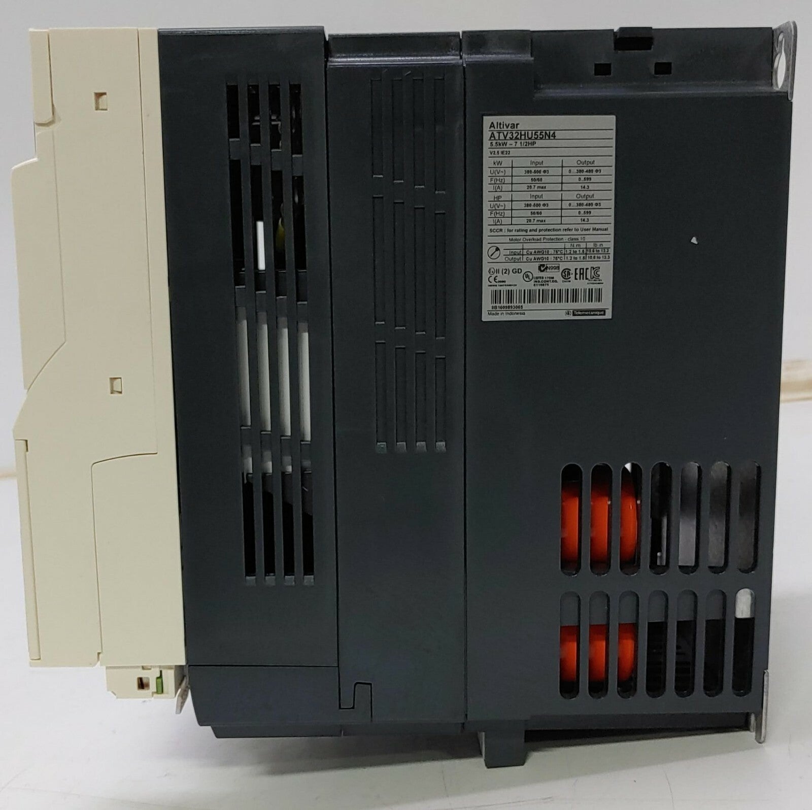 Schneider Telemecanique Altivar 32 Series ATV32HU55N4 5.5kW 7 1/2HP 5,5kw 400V