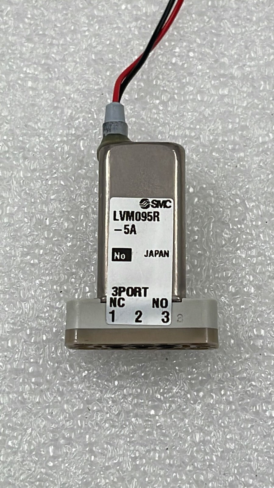 [LOT OF 3] SMC LVM095R-5A  CHEMICAL VALVE 3 PORT