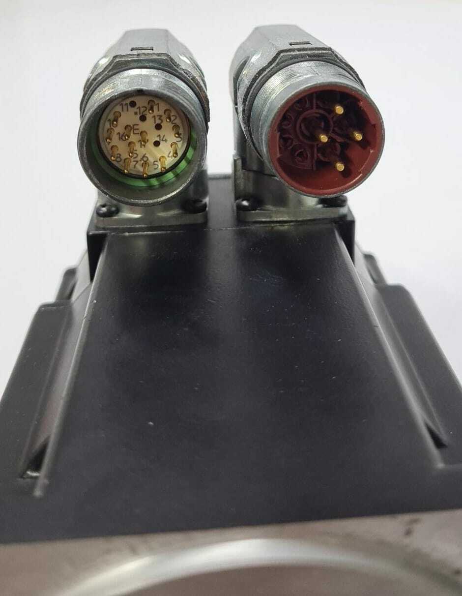 NEW - Danaher Motion 3 PM SERVOMOTOR AKM41S-ANCN2-02 Servo Motor