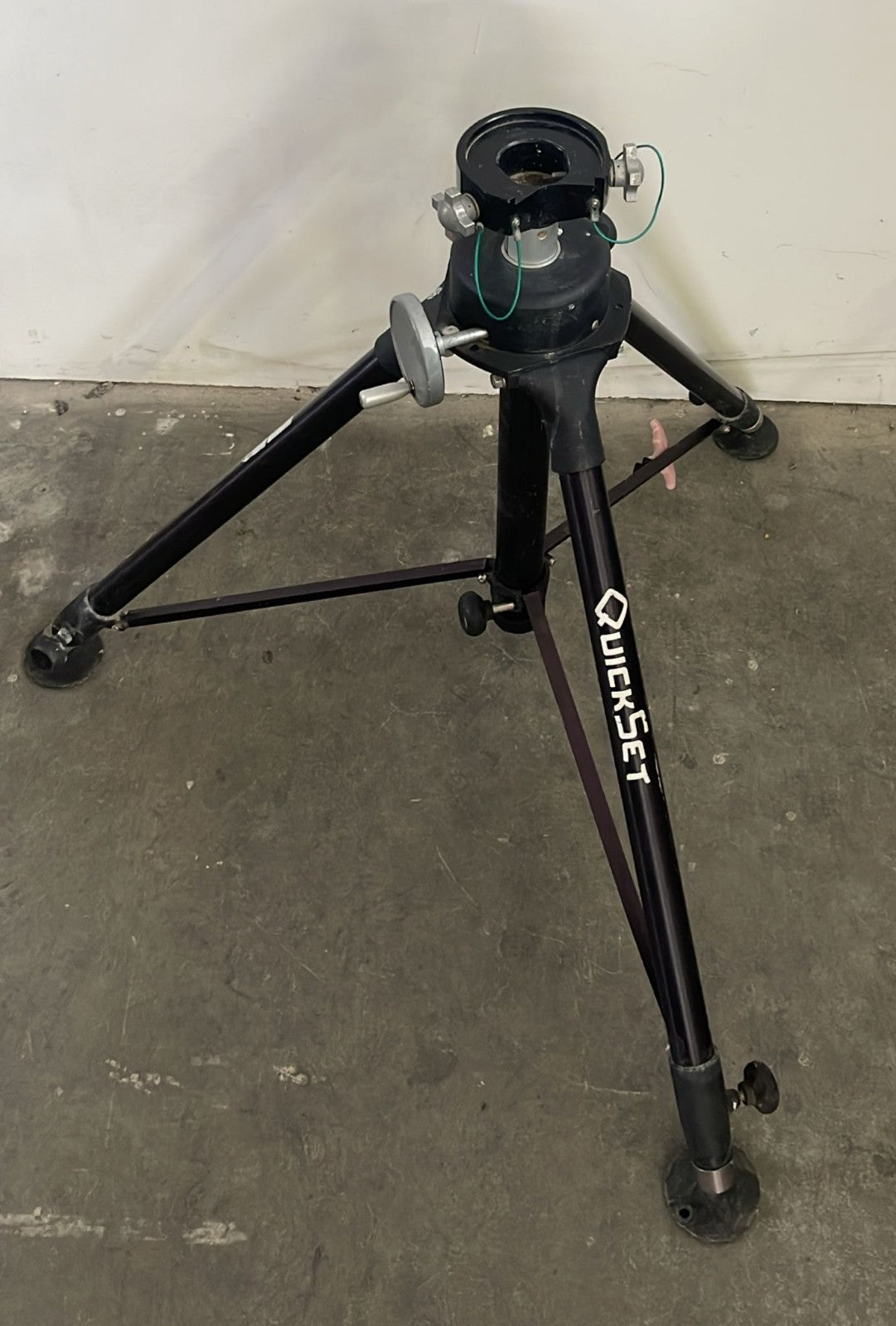 Moog Quick Set 4-53021-8 Hercules Surveying Tripod **AS IS
