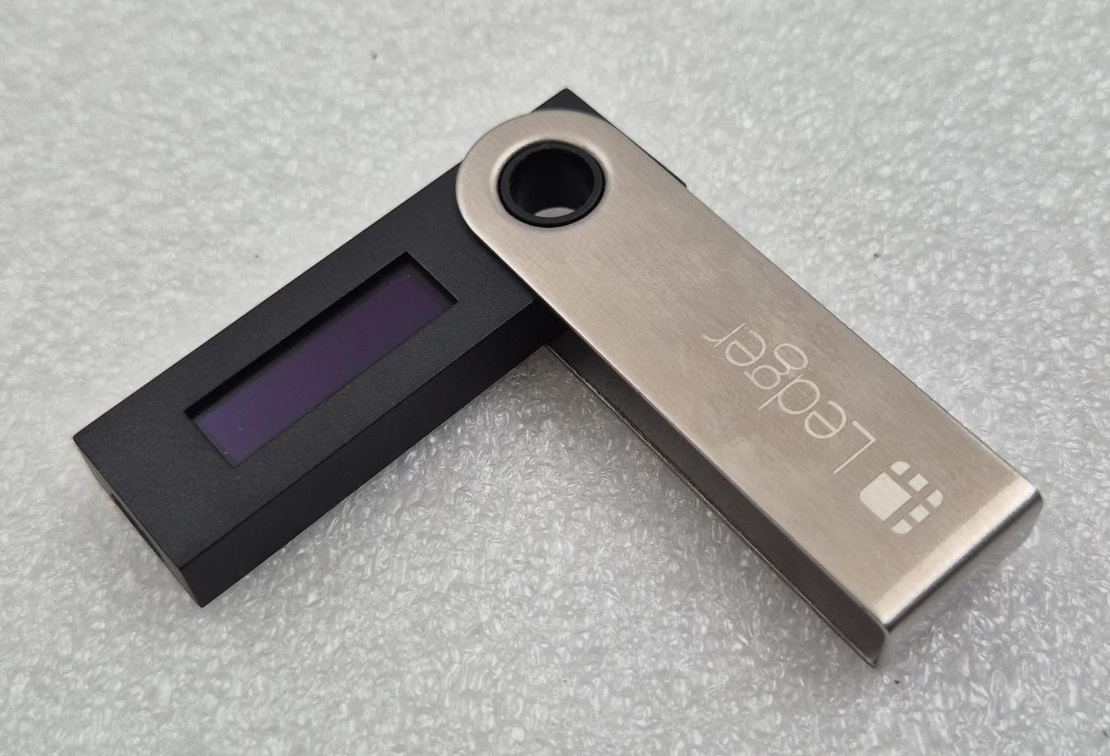 *NEW* Ledger Nano S Cryptocurrency Hardware Wallet (Black)