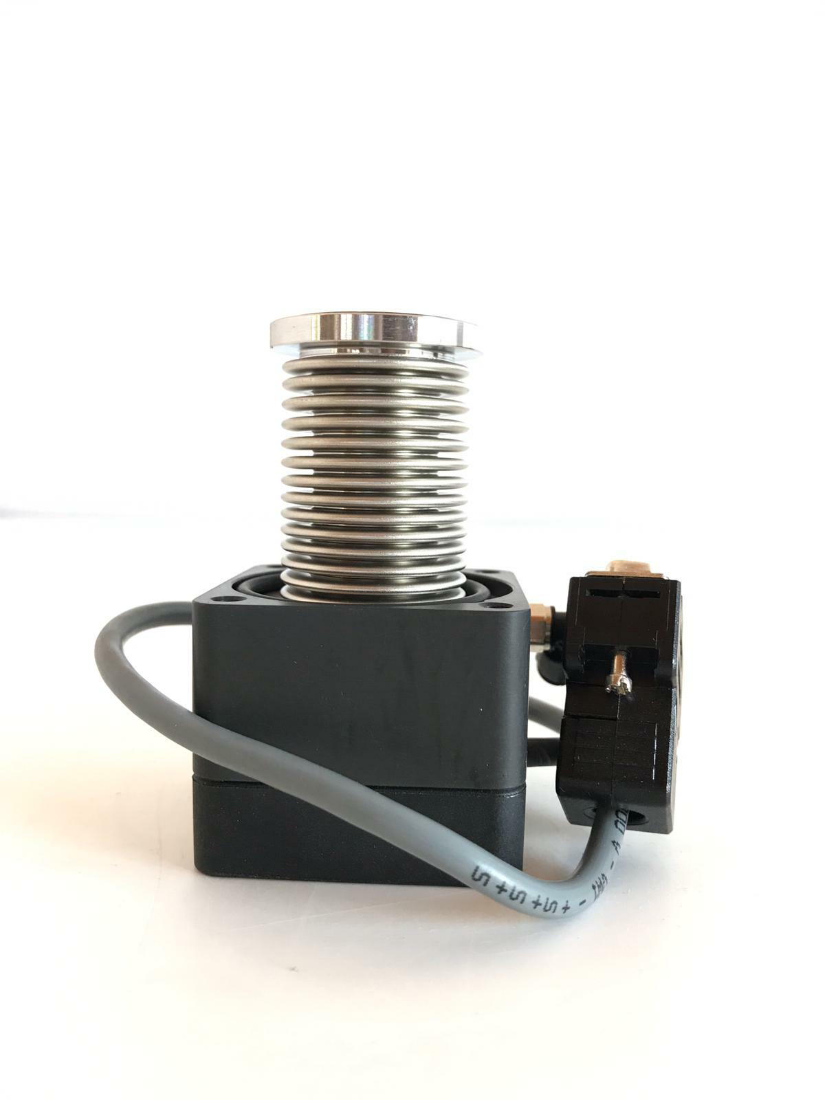 Vat Valve 338841/0002 With Pneumatic Nc Actuator And 9 Way D Sub Plug Connector