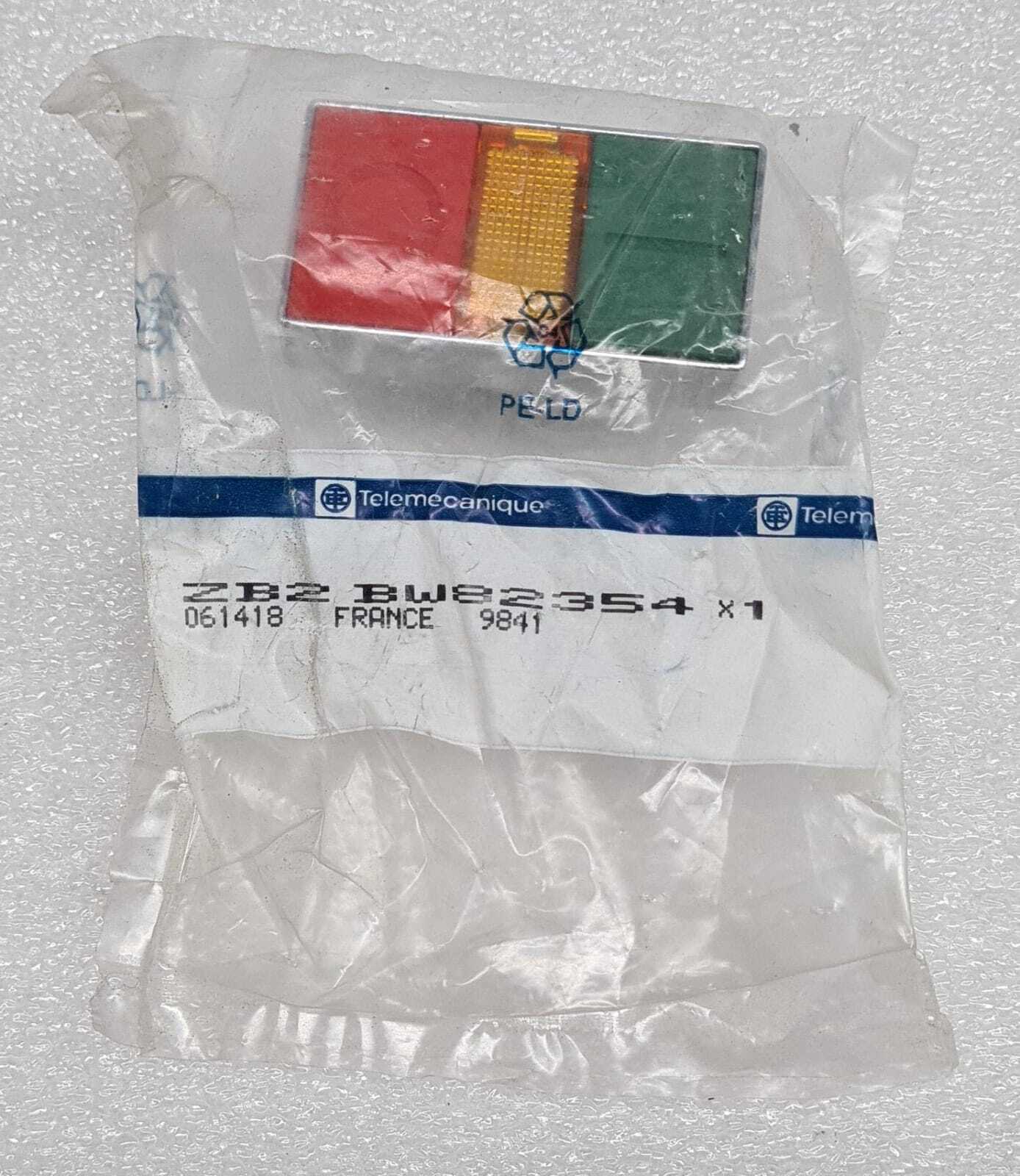 [LOT 10] NEW Telemecanique ZA2 BW82354 061418 9841 Green Red Pushbutton Operator