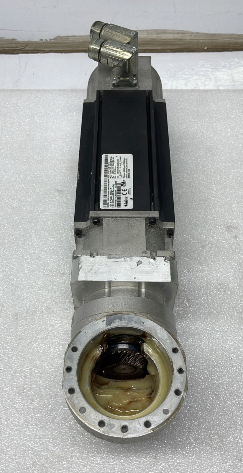 Nidec Servo Motor 095E3C600BBCAA100190-SNPP W/ EVL-090B-10-S6-19EB19