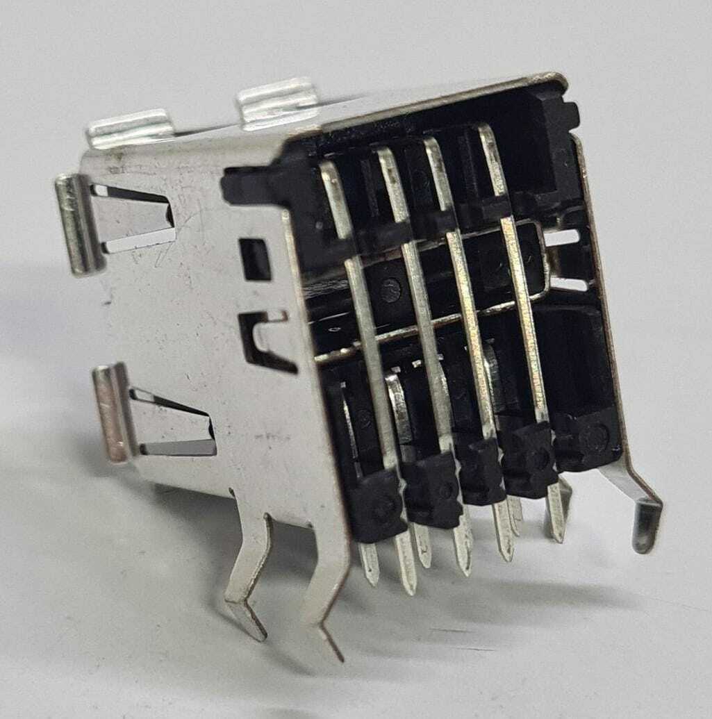 [LOT OF 108] NEW - AMP 5787745-2 8-Pin Dual USB 2.0 Port Receptacle Assembly