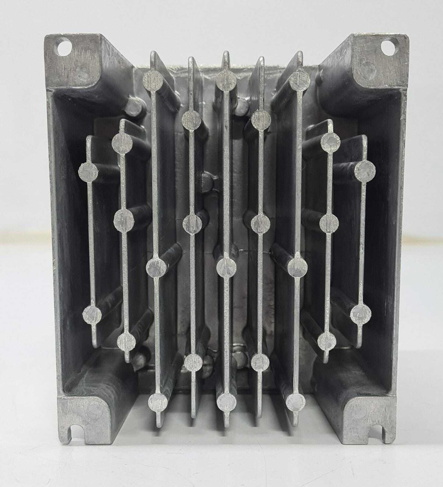 YASKAWA VS mini J7 CIMR-J7AAB0P7 Inverter Drive 200V Single Phase 0.75kW