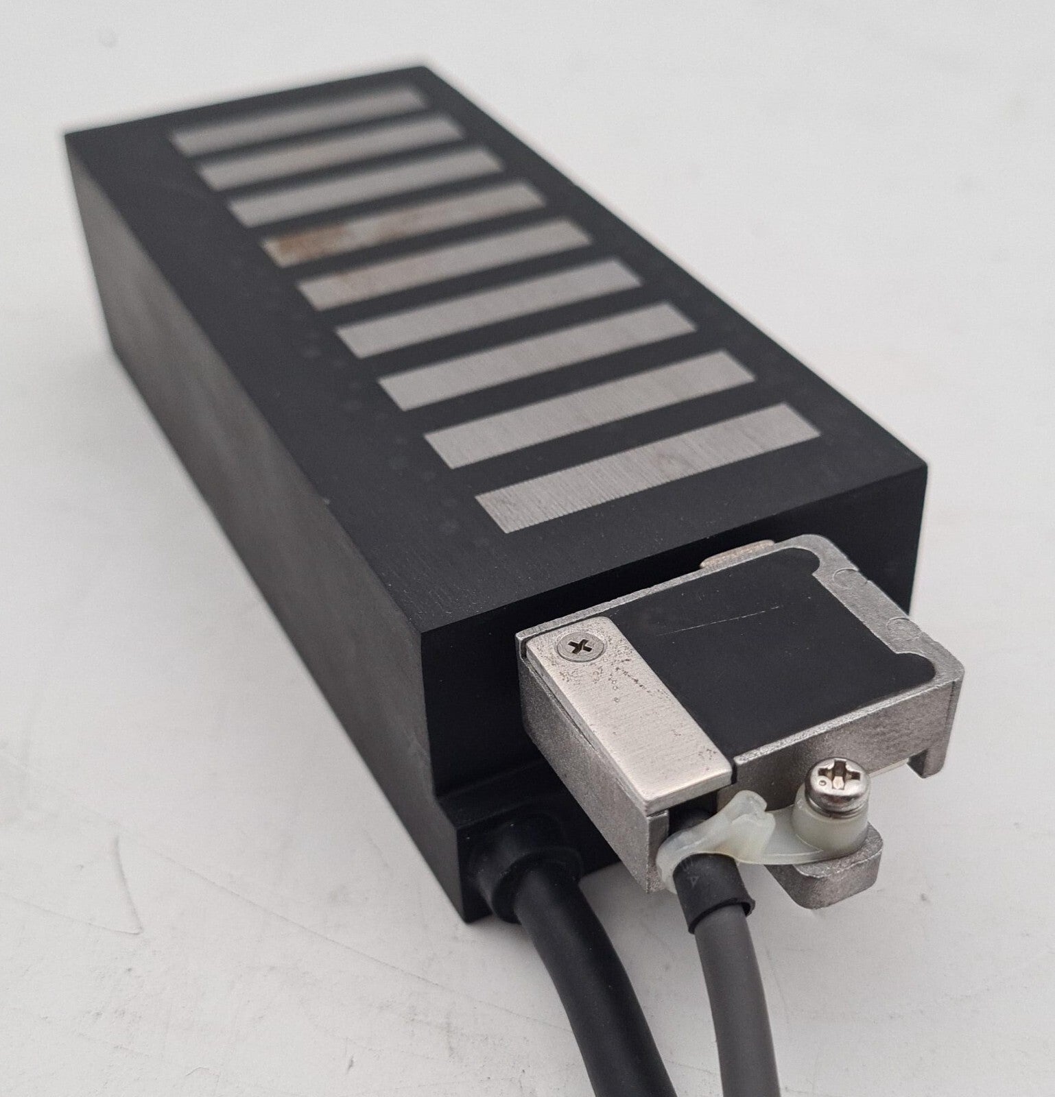 YASKAWA SGLFW-35A120AP-E LINEAR SERVO MOTOR 200W