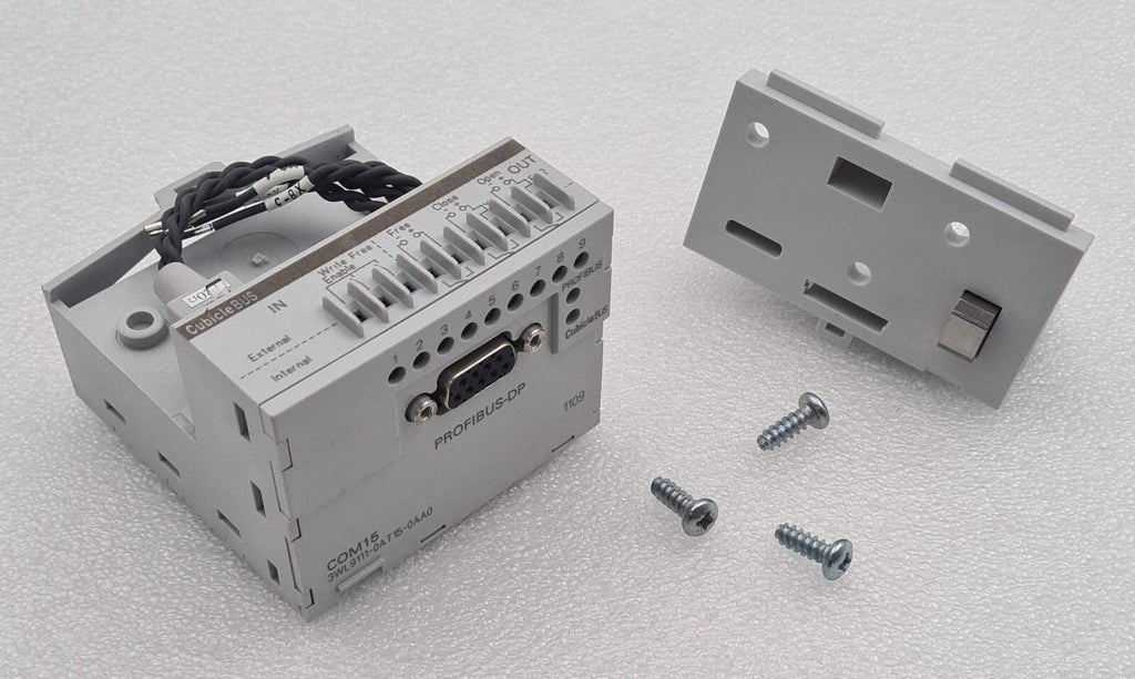 NEW Siemens COM15 3WL9111-0AT15-0AA0 PROFIBUS-DP 1109 CubicleBUS Circuit Breaker