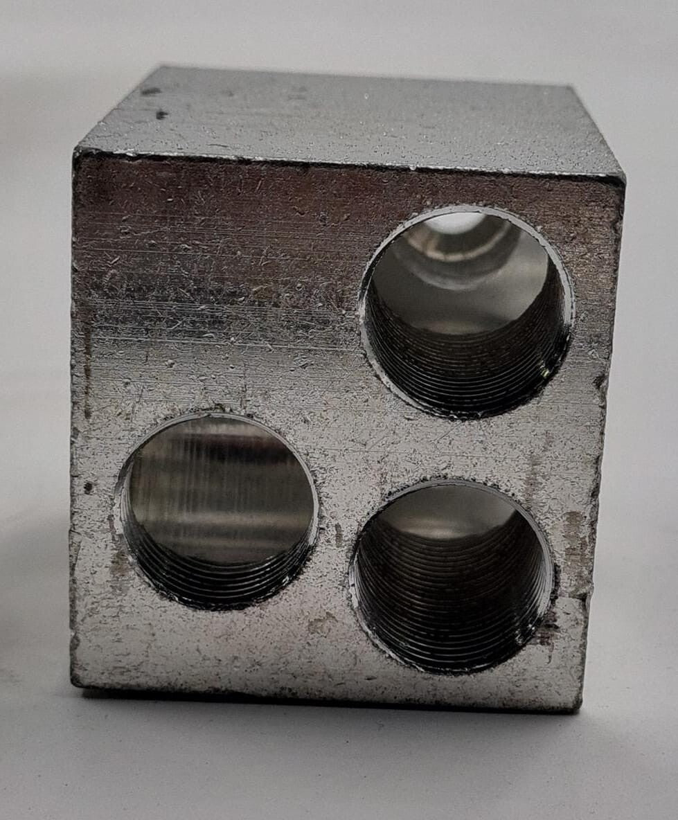 NEW - Siemens 3VL9600-4TG30 Multiple Feed-in Cable Terminal (Pack of 3*  ILSCO)