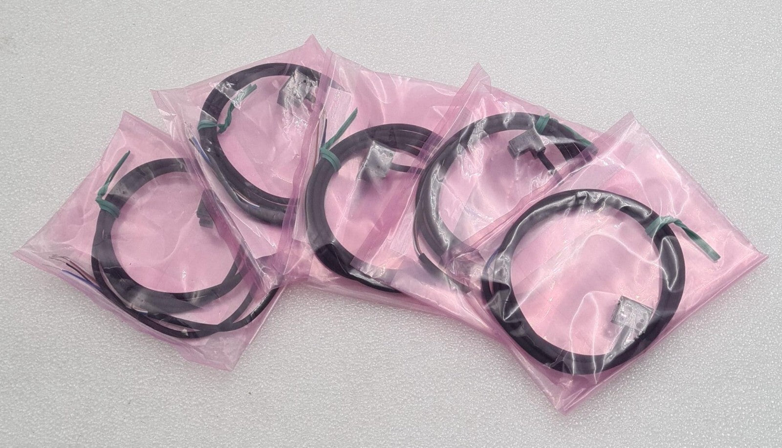 [LOT 25 PCS] NEW (no box) - Panasonic PM-L24P Photoelectric Sensor UPML24P