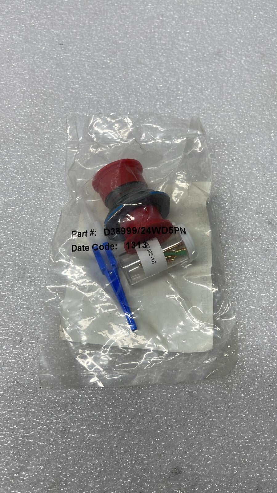 NEW SEALED -[LOT OF 5]  Amphenol D38999/24WD5PN Circular MIL Spec Connector