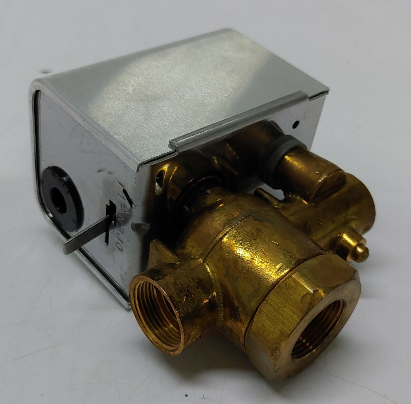 ERIE CONTROLS STEAM/WATER L647C0309EU36 5/8IFL MOPD 10PSI 220/240V 50/60HZ