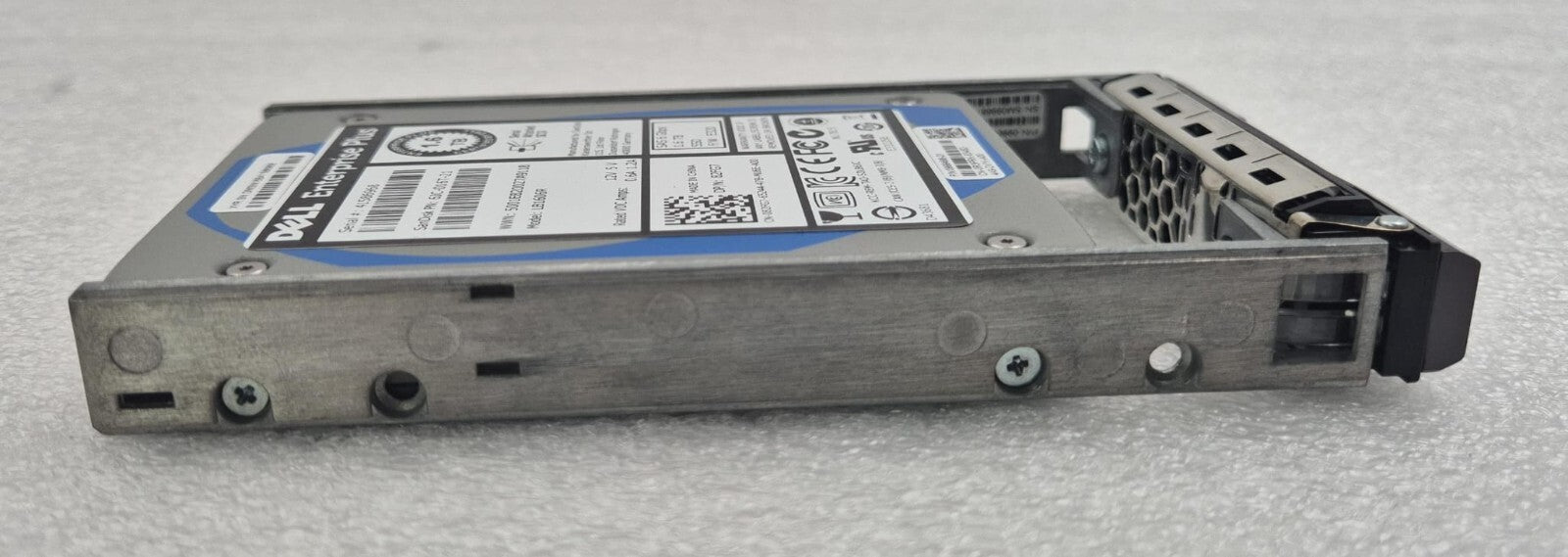 Dell 1.6TB SSD SAS 6Gb/s 2.5'' LB1606R 6JC-016T-21 82FG7 W/ Compellent Caddy