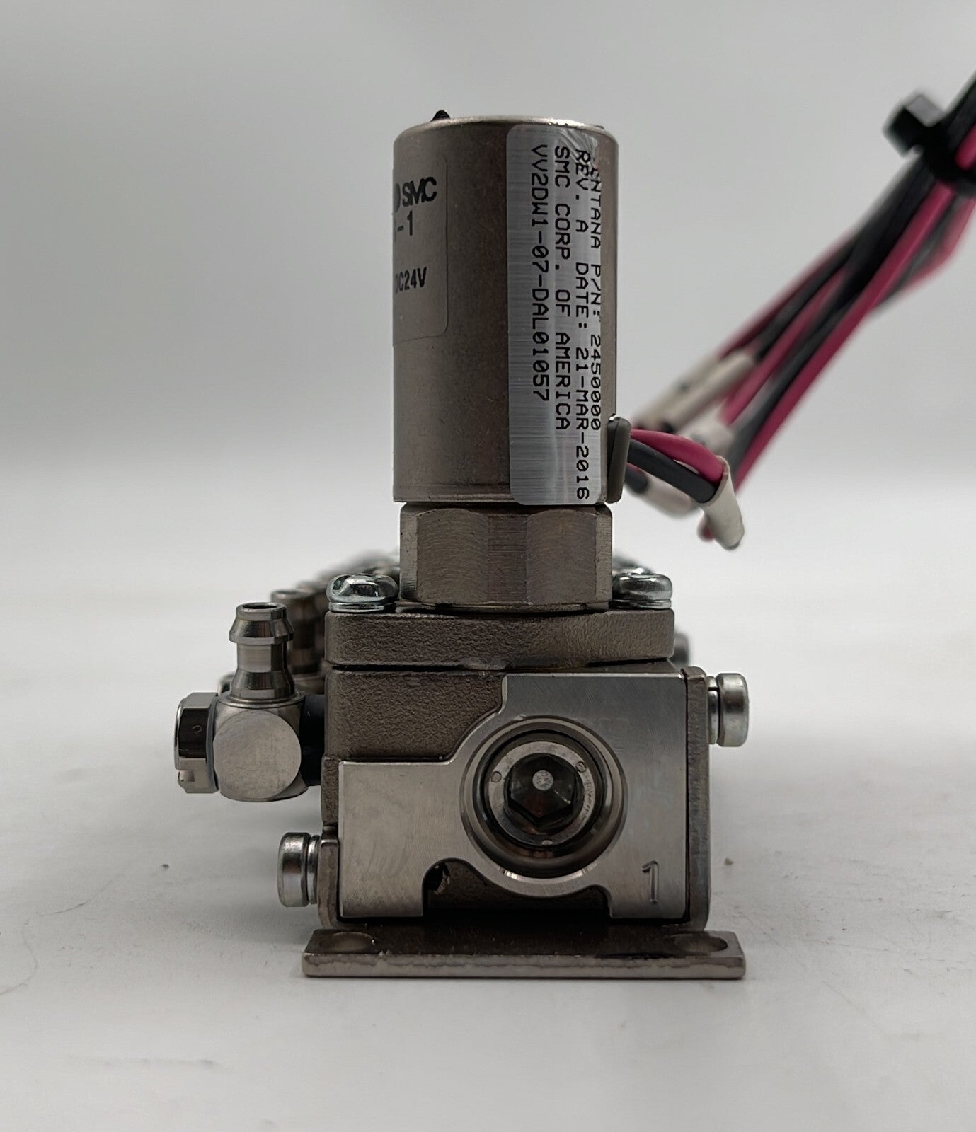 SMC VDW13-5G-1-G solenoid valve lot of seven with wiring harness for pneumatic automation systems