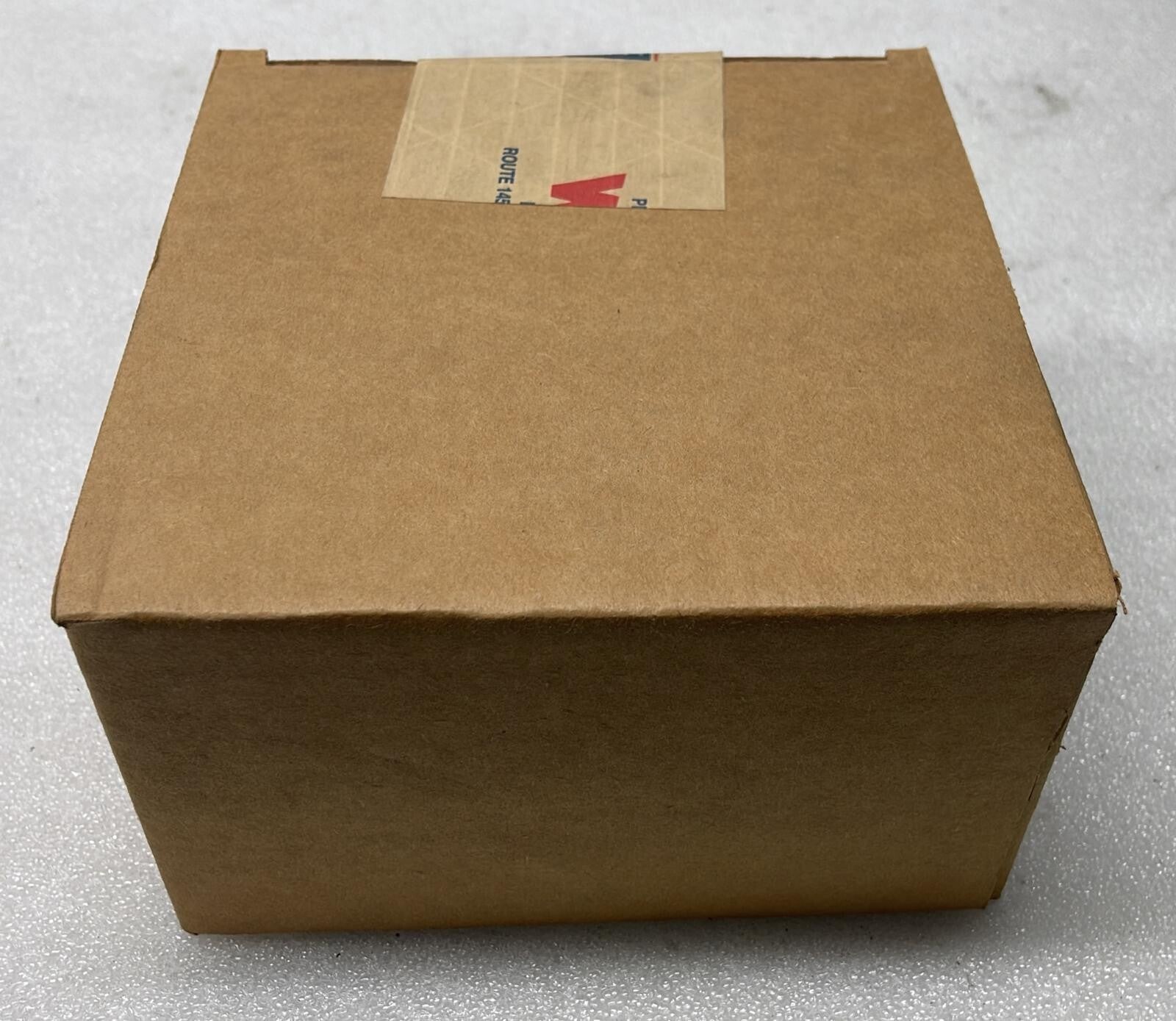 NEW- WHELEN 9037502 01-0790375-02 RED LIGHT WING TIP POSITION STROBE 28V RED RFI