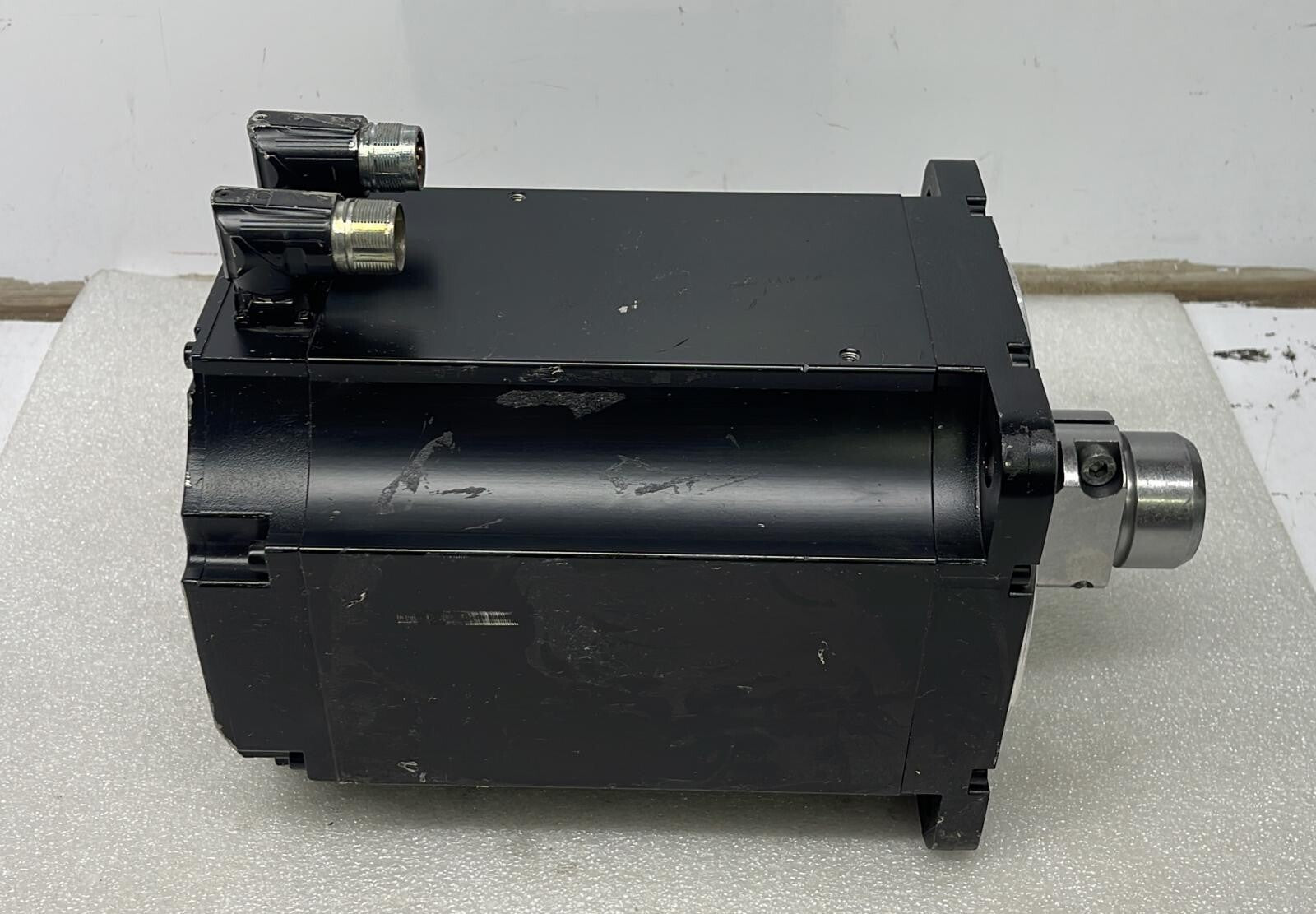 B&R Automation 8LSA74.R0045D000-0 Rev. C5 Servo Motor