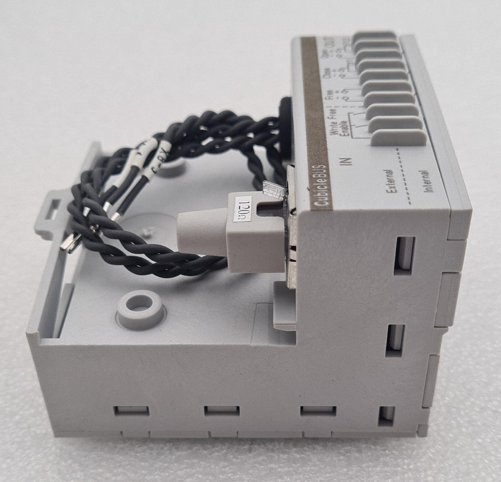 NEW Siemens COM15 3WL9111-0AT15-0AA0 PROFIBUS-DP 1109 CubicleBUS Circuit Breaker