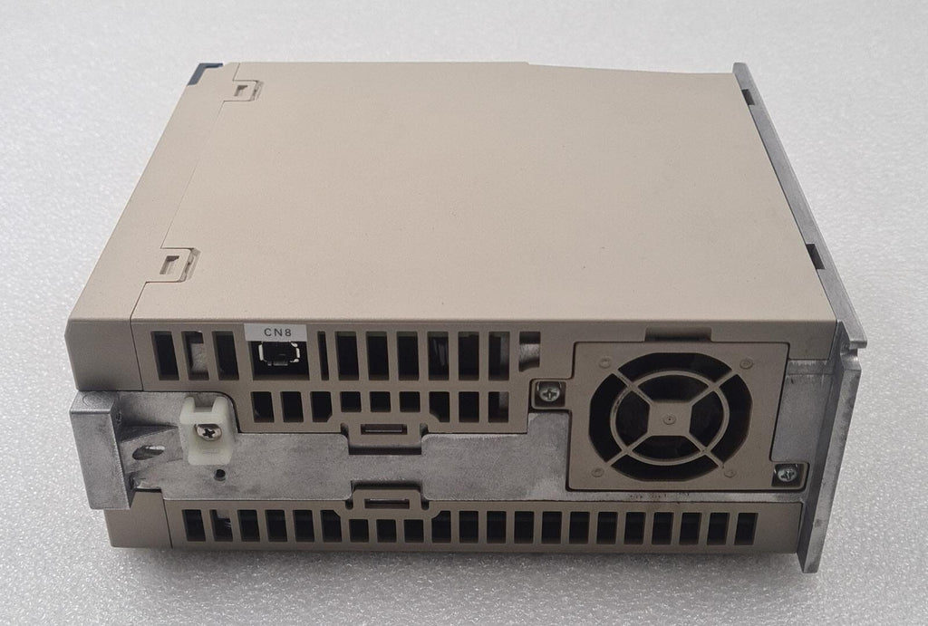 YASKAWA SERVOPACK SGD7W-1R6A20A 700 Servo Driver 200V