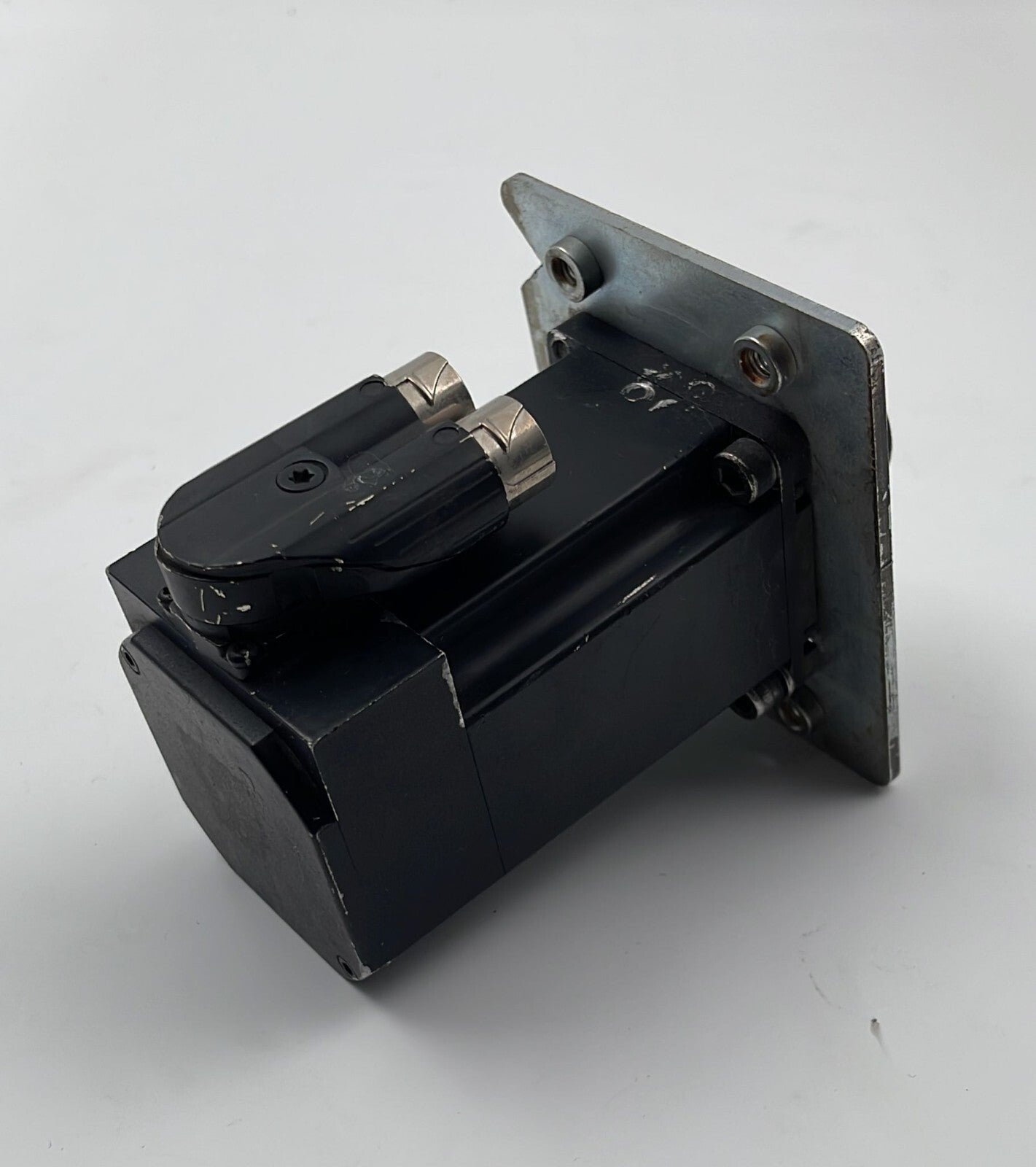 B&R Automation 8LVA23.R0030D027-0 Synchronous Servo Motor